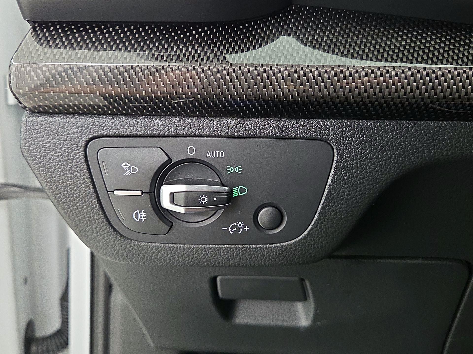 Thumbnail: 2019 Audi SQ5 - 13