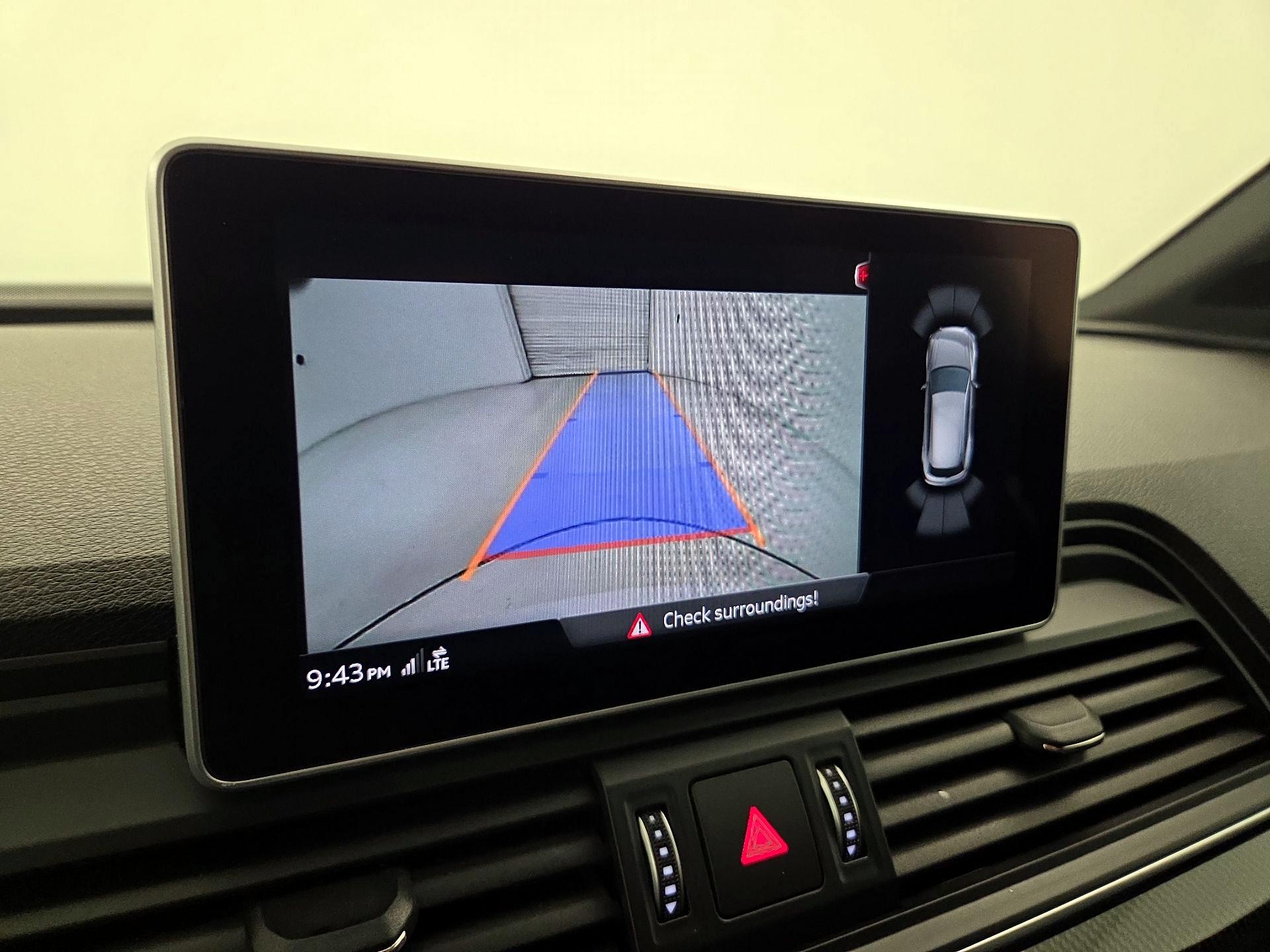 Thumbnail: 2019 Audi SQ5 - 15