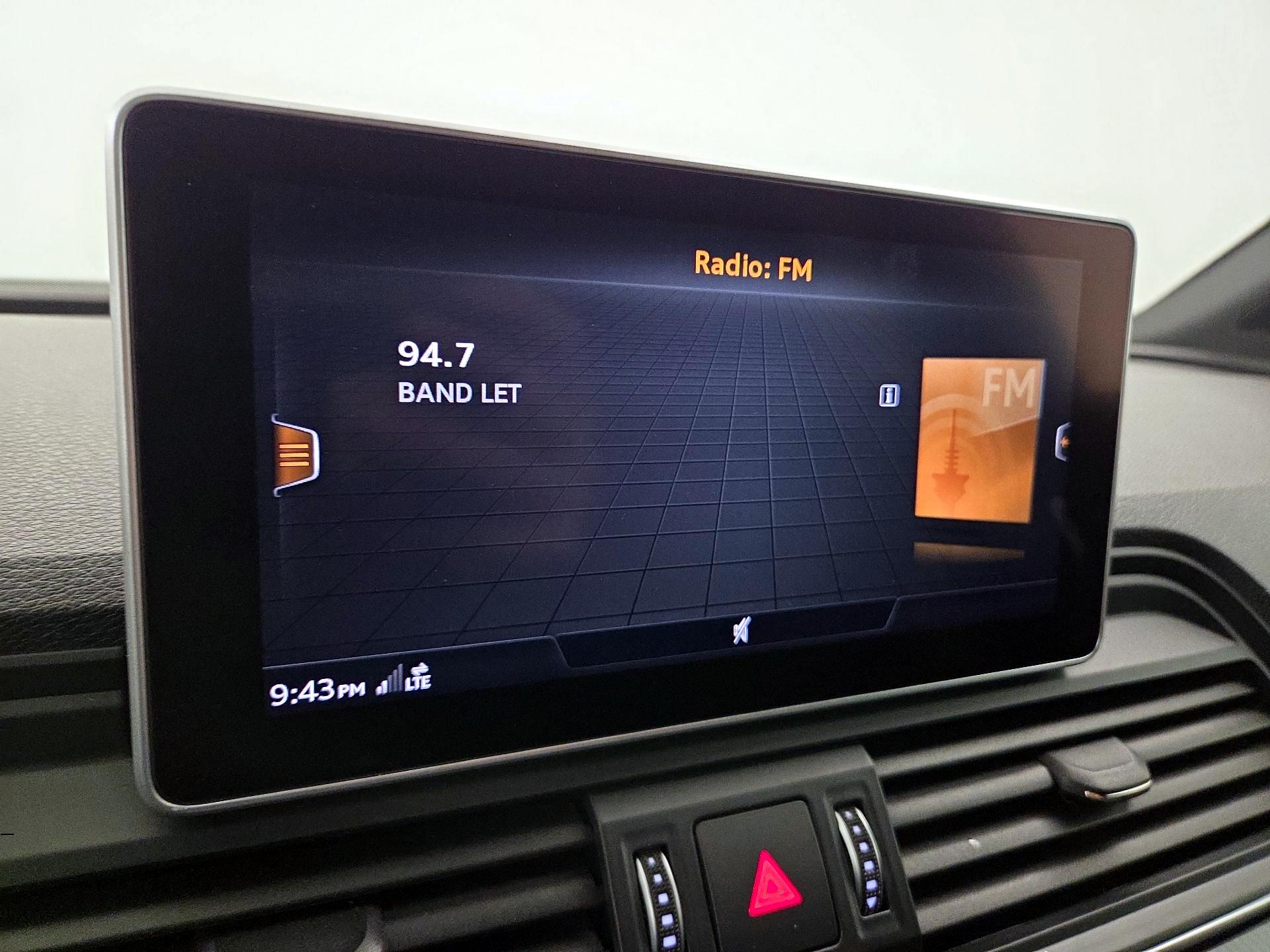 Thumbnail: 2019 Audi SQ5 - 16