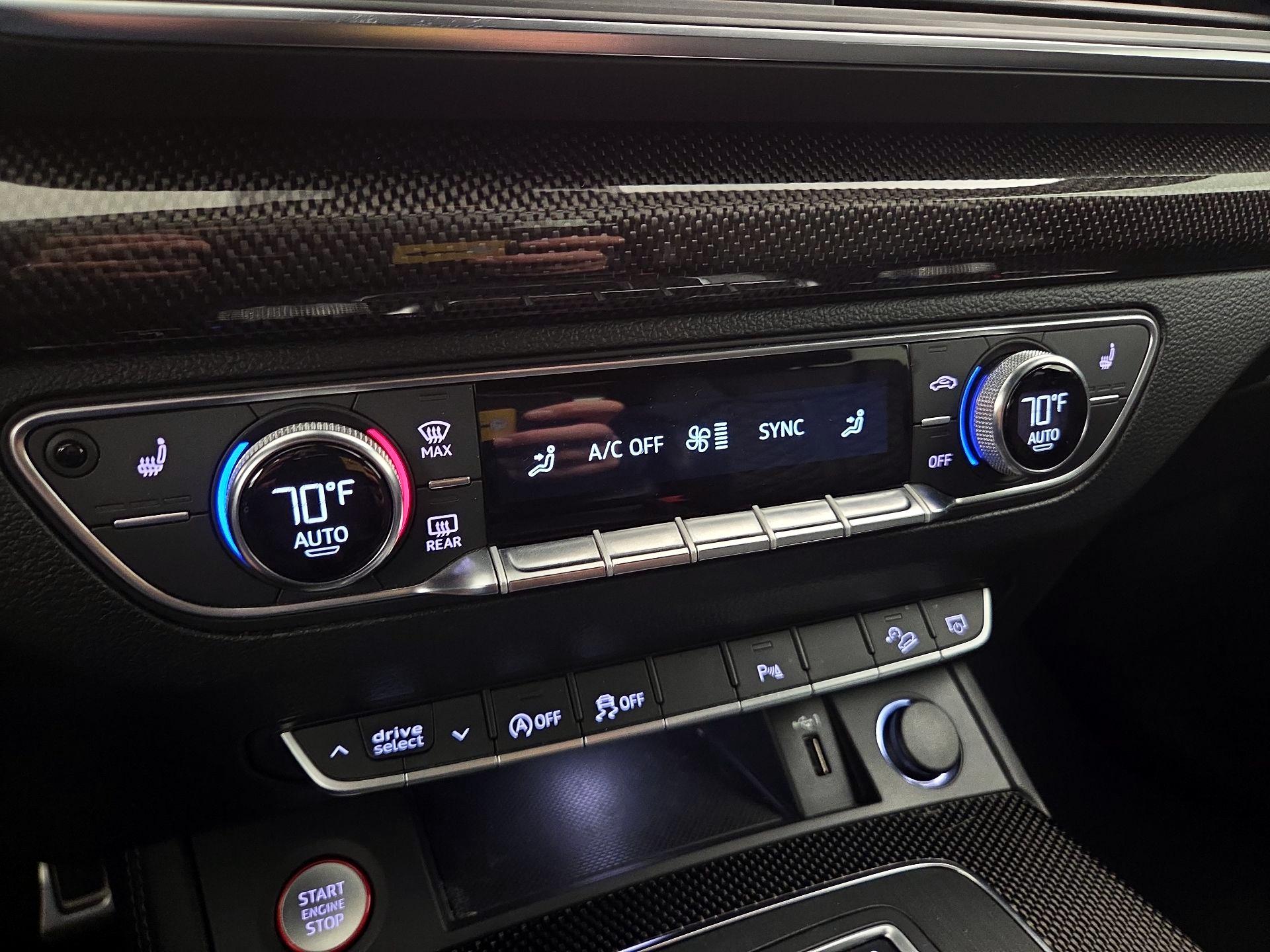 Thumbnail: 2019 Audi SQ5 - 17