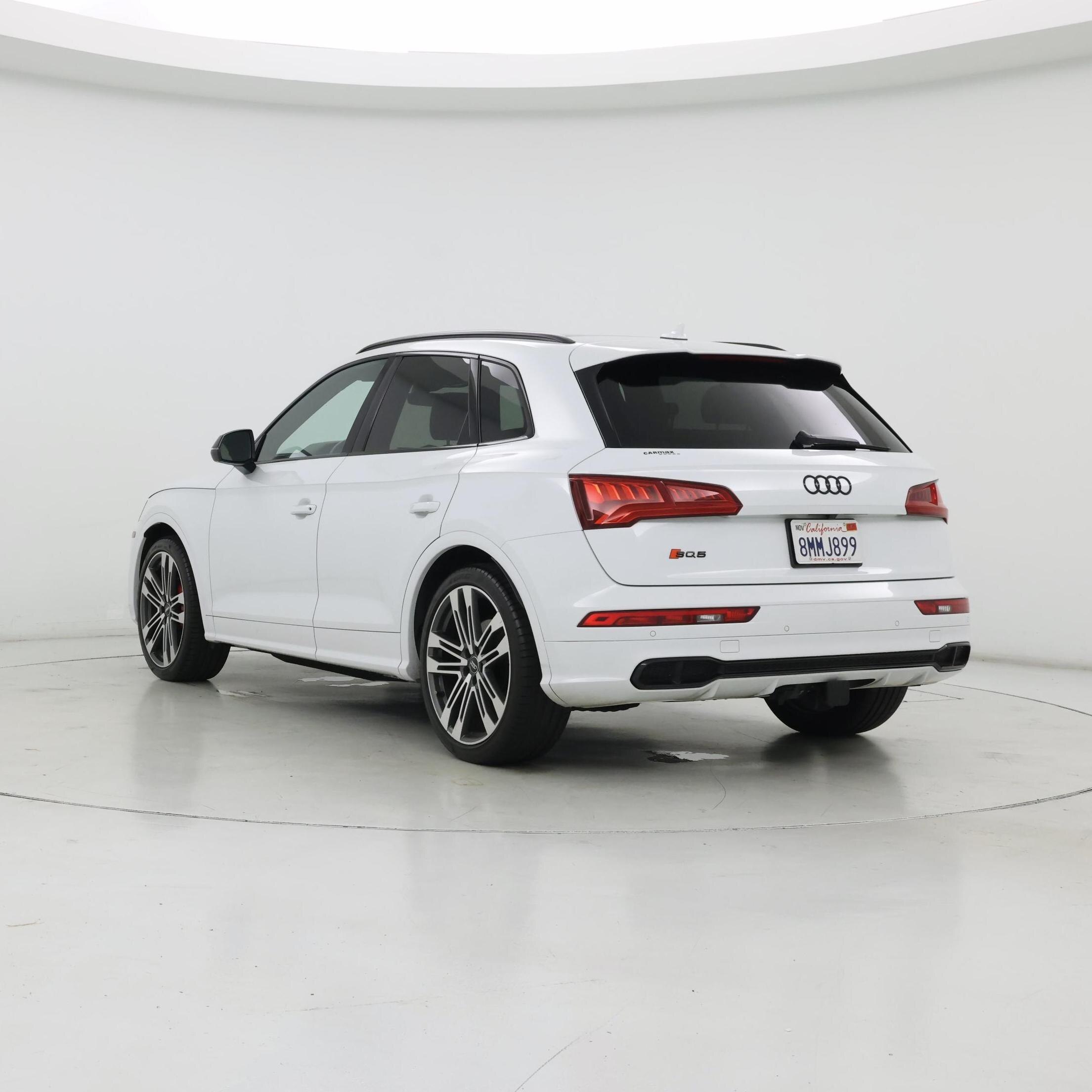 Thumbnail: 2019 Audi SQ5 - 2