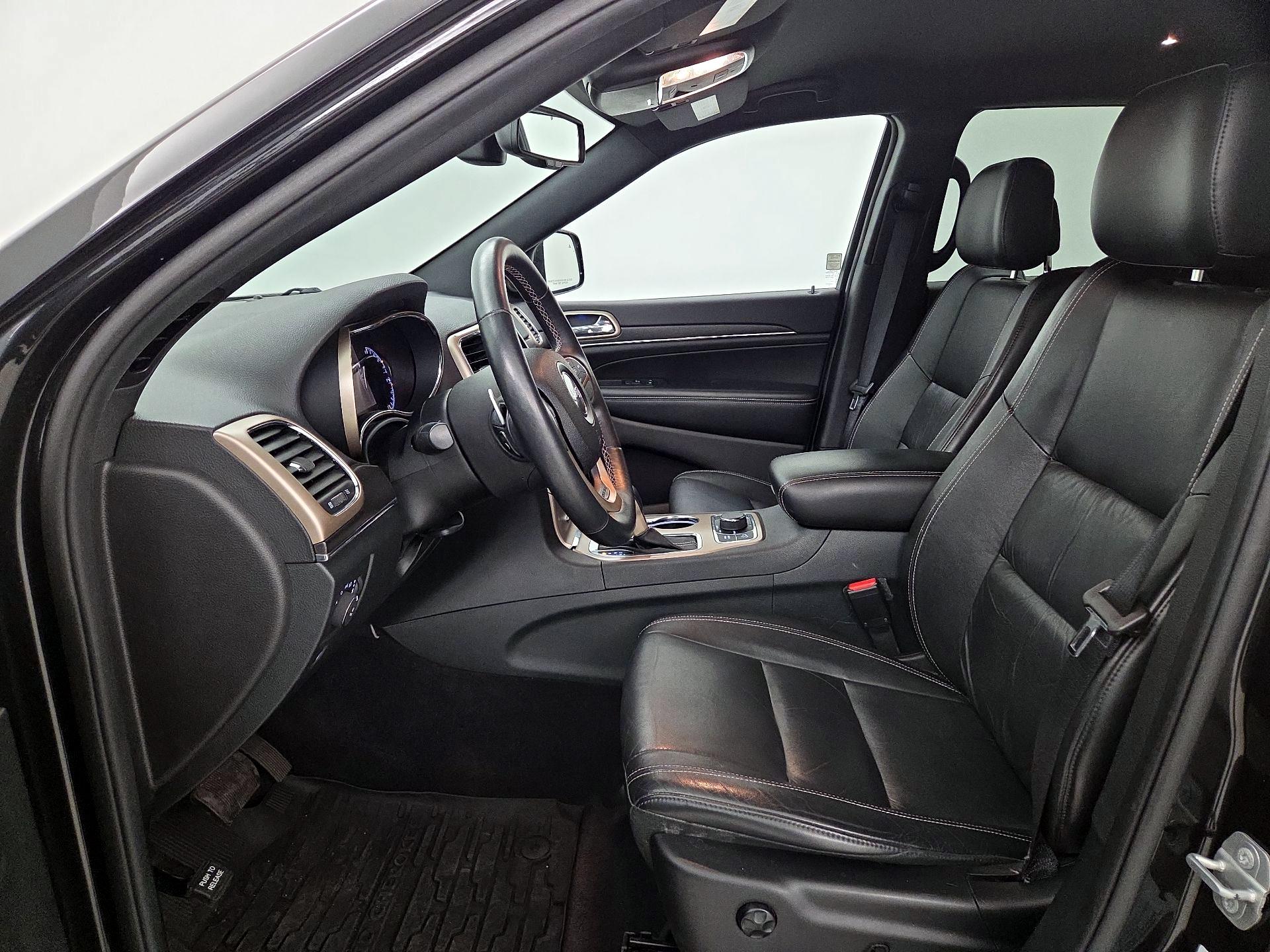 Thumbnail: 2016 Jeep Grand Cherokee - 11