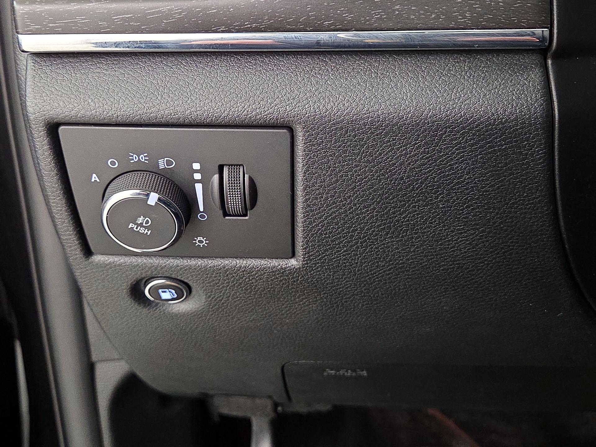 Thumbnail: 2016 Jeep Grand Cherokee - 13