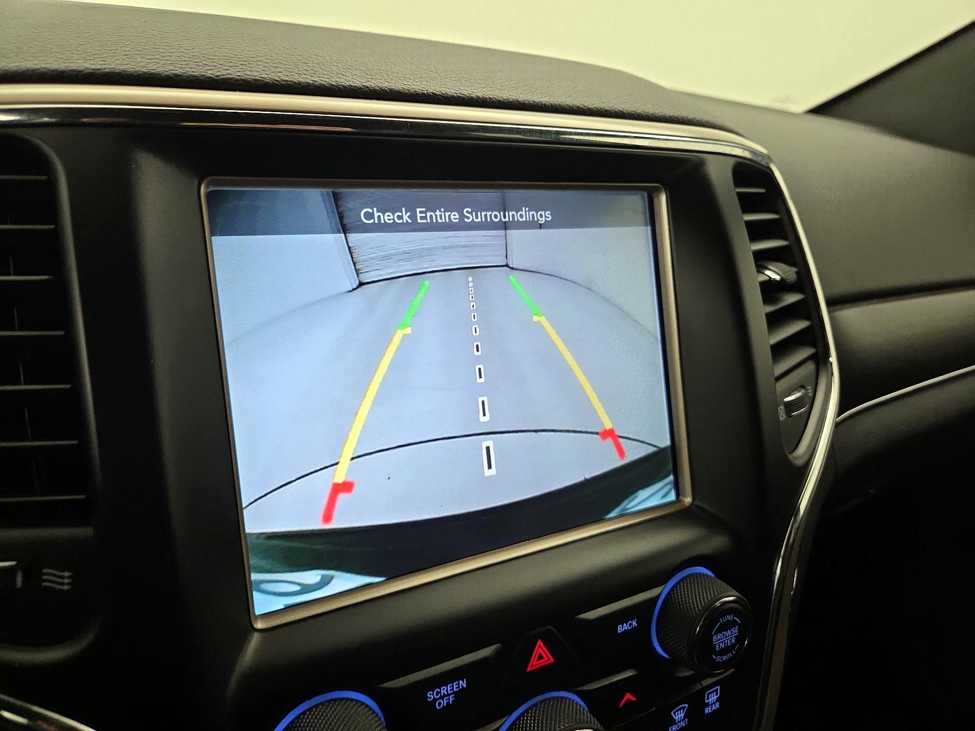 Thumbnail: 2016 Jeep Grand Cherokee - 14