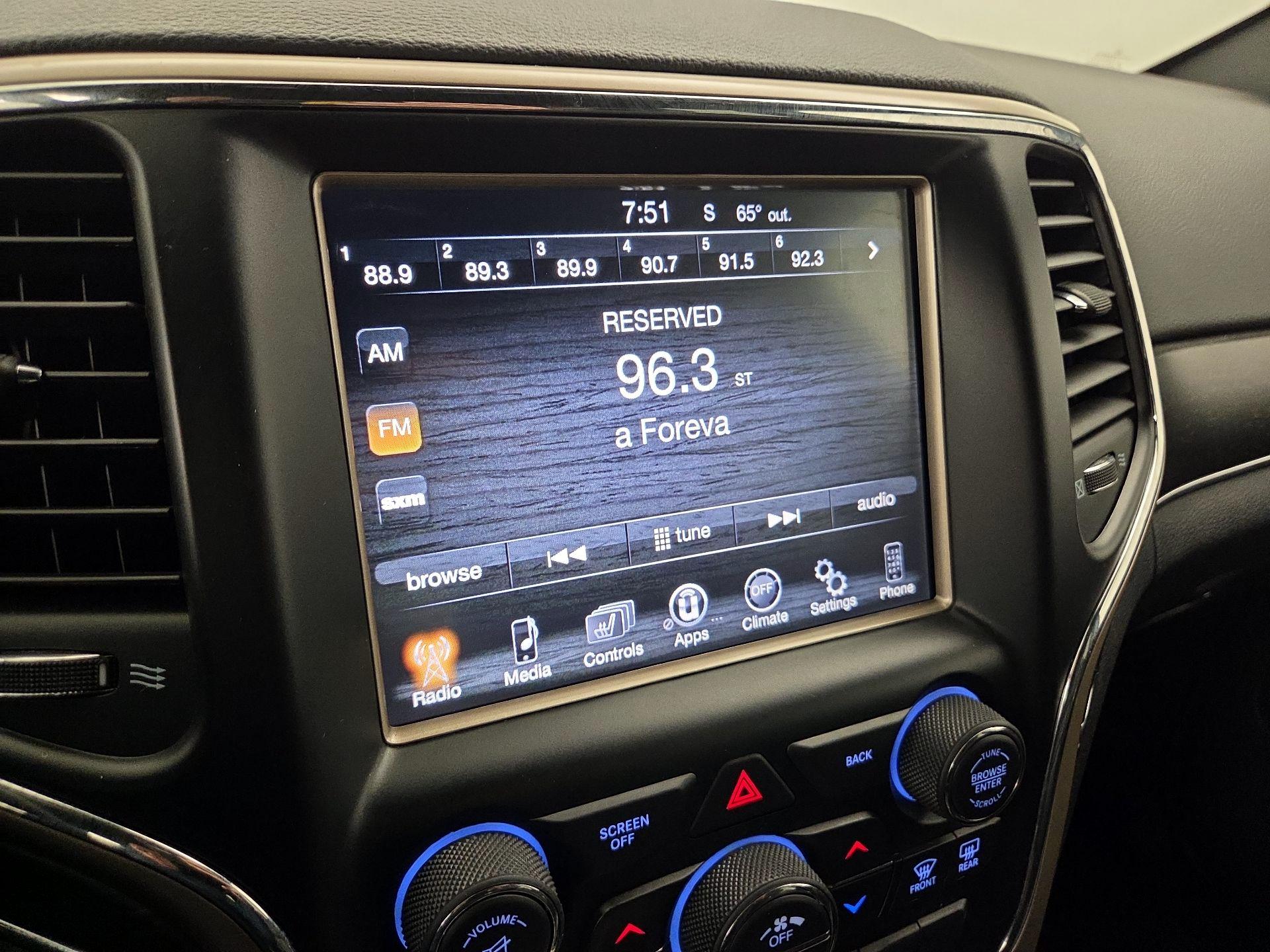 Thumbnail: 2016 Jeep Grand Cherokee - 15