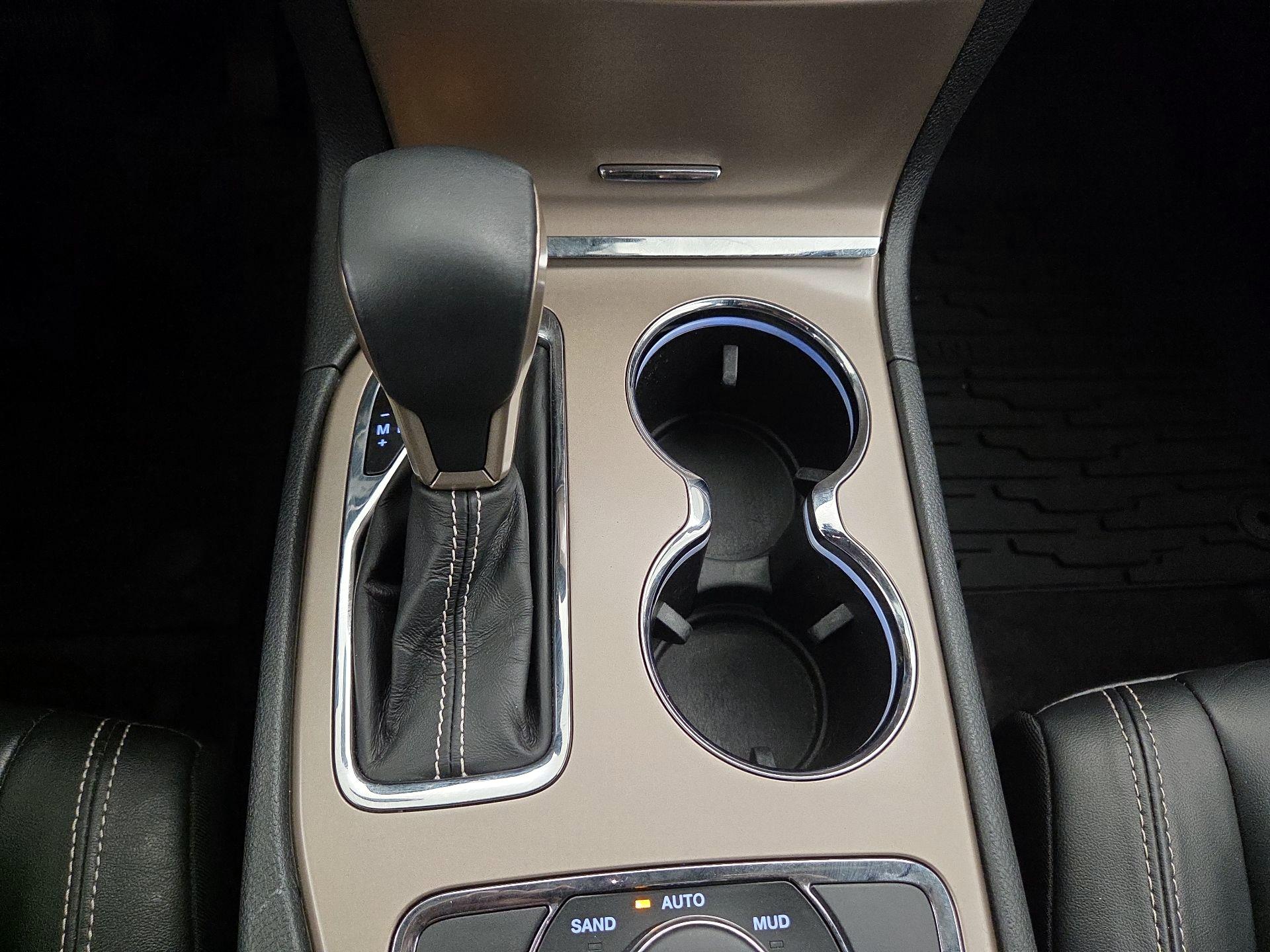 Thumbnail: 2016 Jeep Grand Cherokee - 17