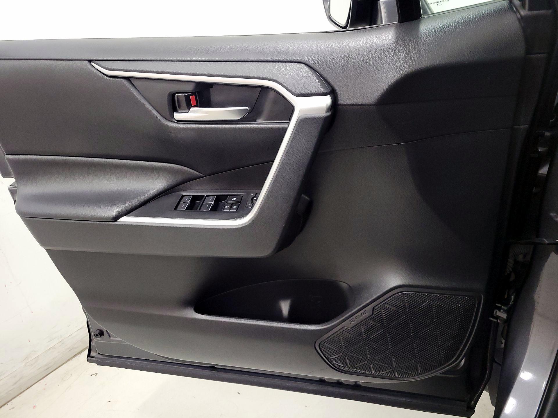 Thumbnail: 2023 Toyota RAV4 - 12