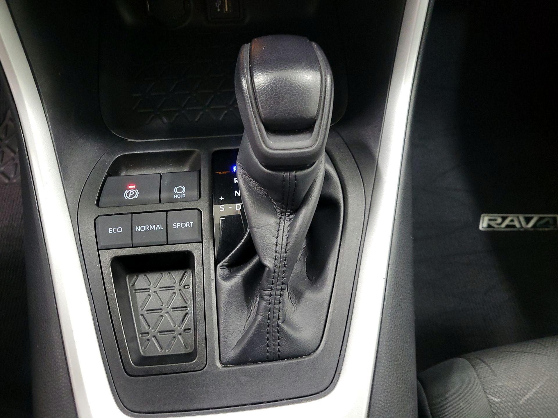 Thumbnail: 2023 Toyota RAV4 - 17