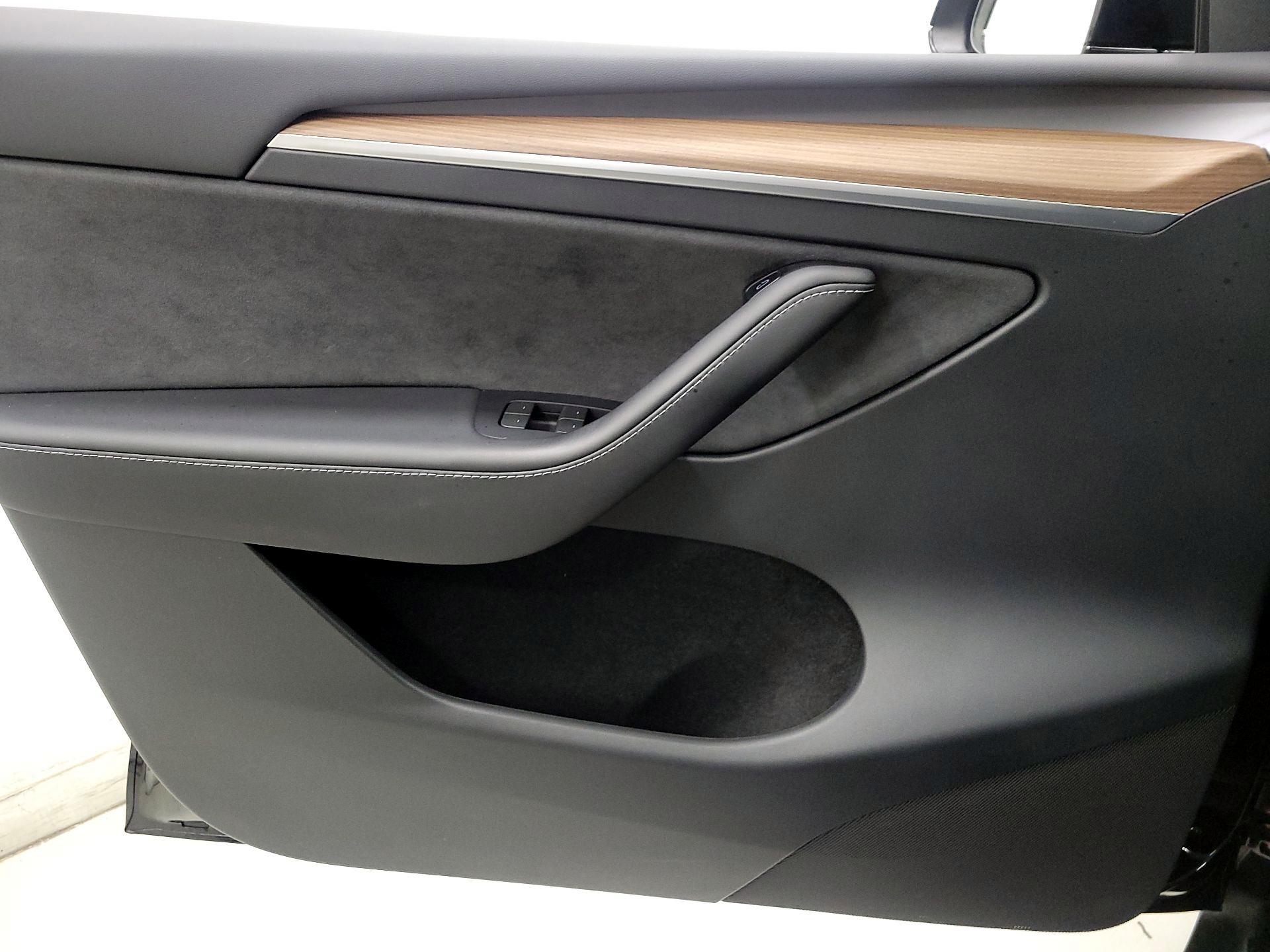 Thumbnail: 2023 Tesla Model Y - 12