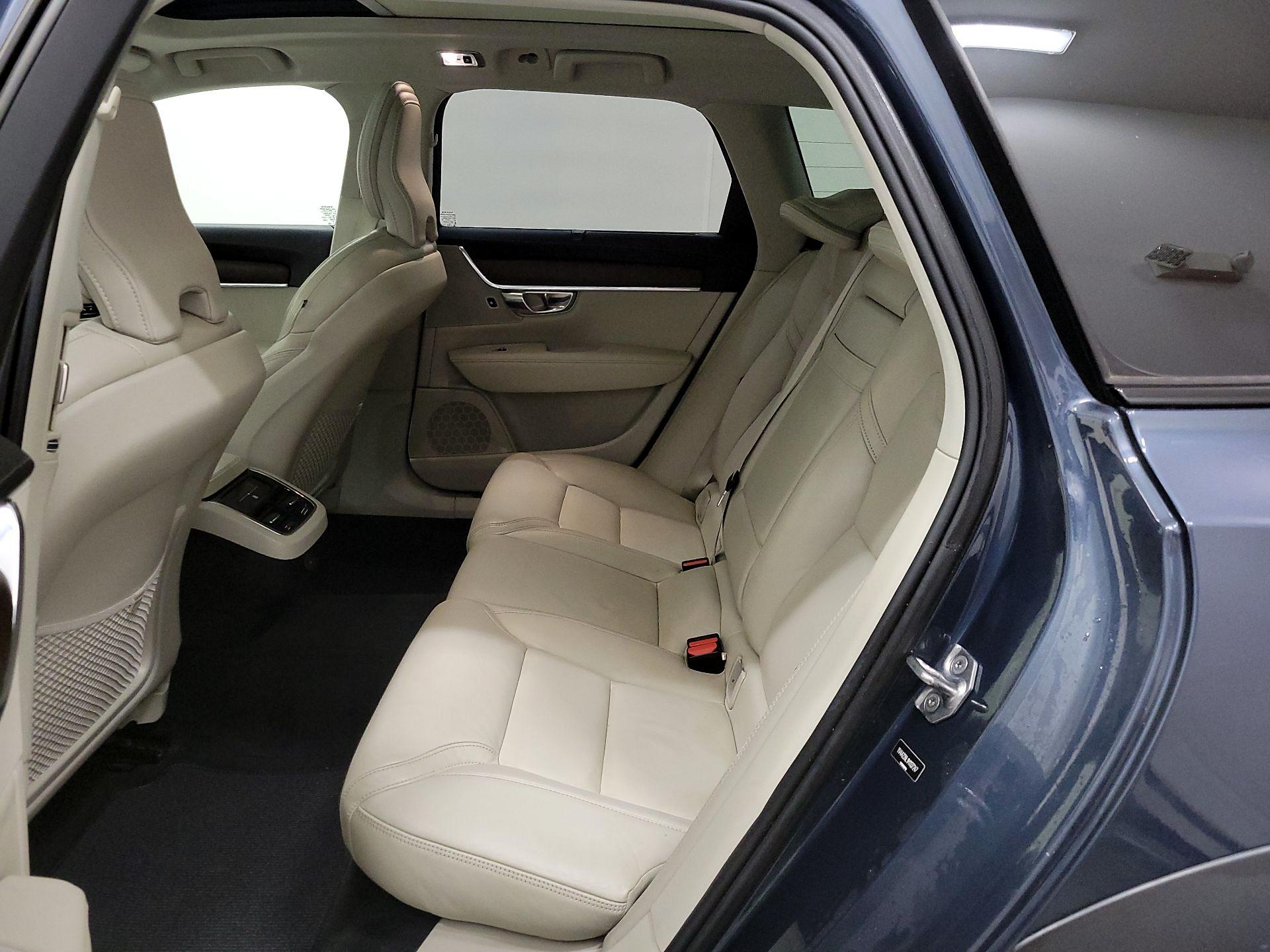 Thumbnail: 2021 Volvo S90 - 20