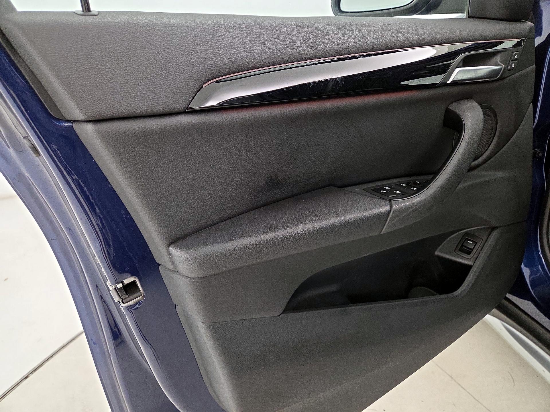 Thumbnail: 2018 BMW X1 - 12