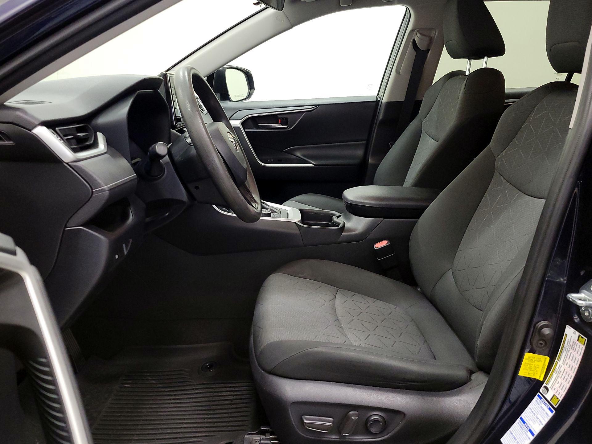 Thumbnail: 2021 Toyota RAV4 - 11