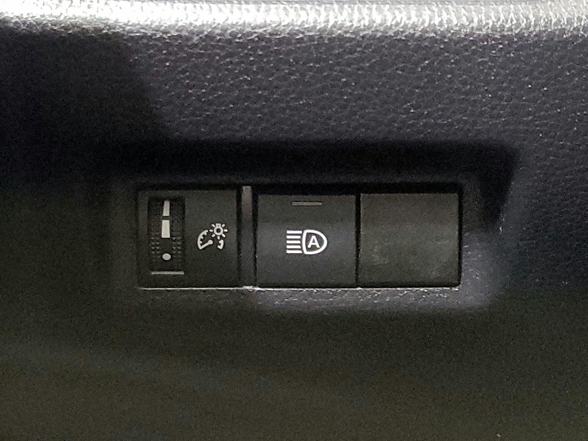 Thumbnail: 2021 Toyota RAV4 - 13