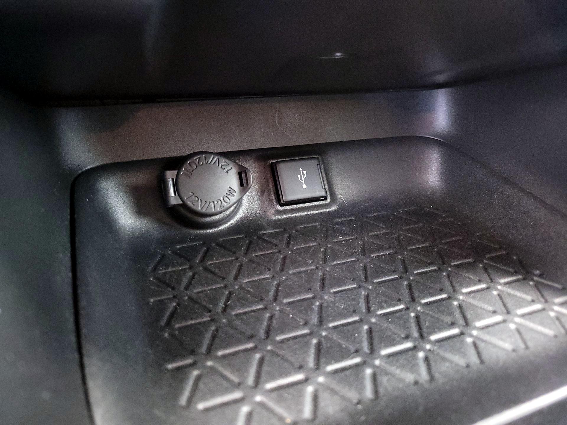 Thumbnail: 2021 Toyota RAV4 - 18