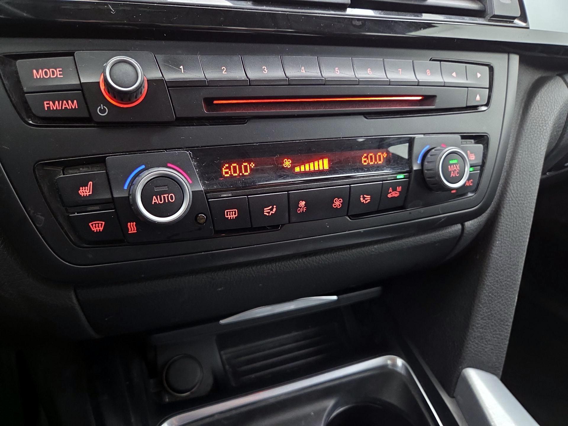 Thumbnail: 2015 BMW 3 Series - 16