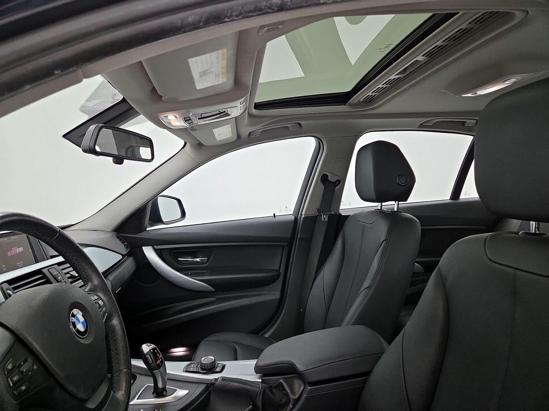 Thumbnail: 2015 BMW 3 Series - 19