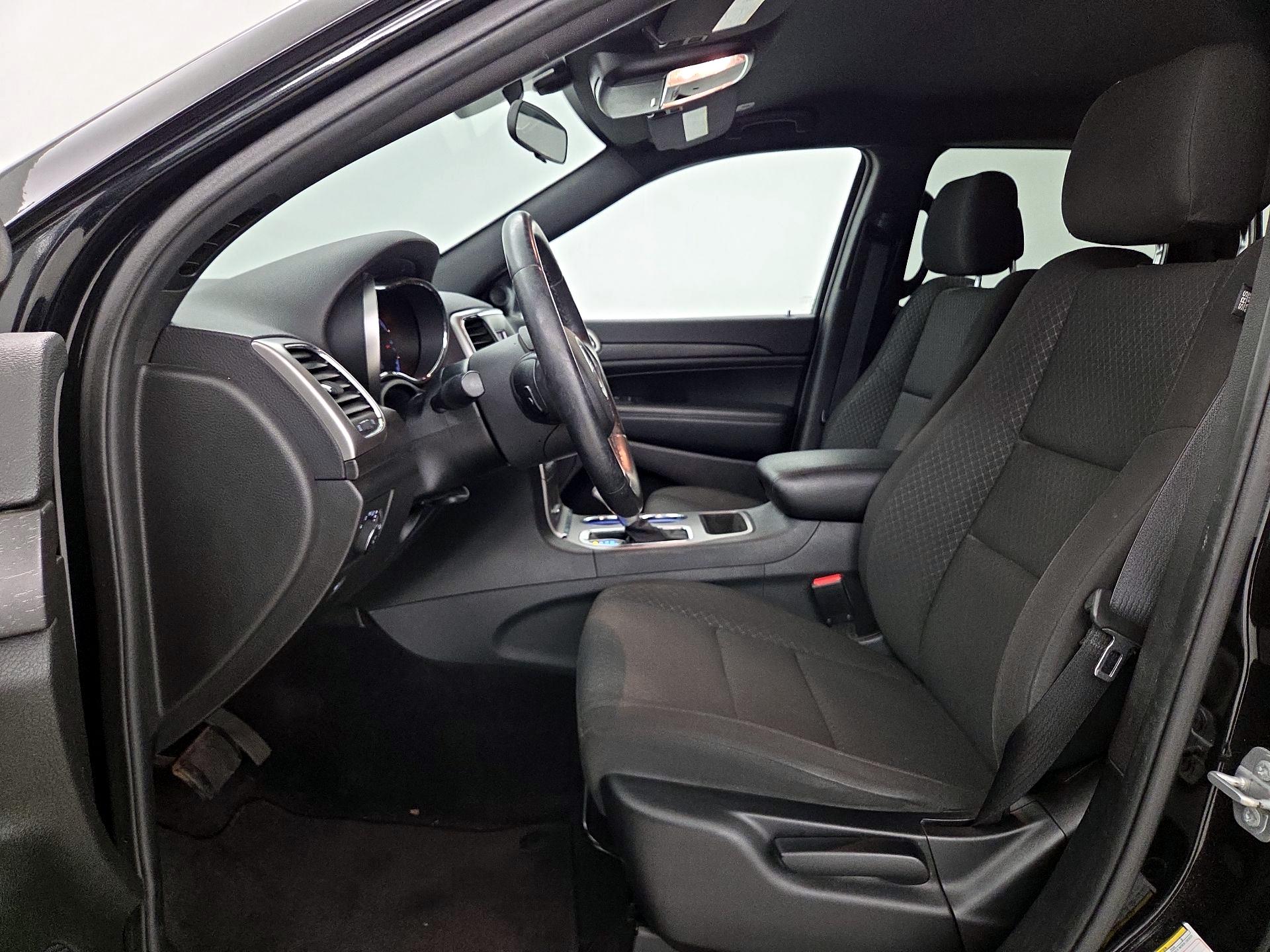 Thumbnail: 2018 Jeep Grand Cherokee - 11