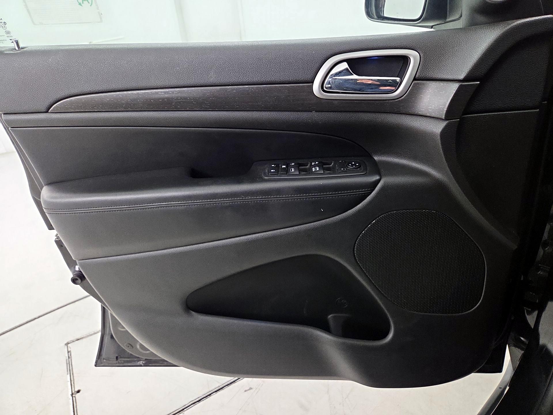 Thumbnail: 2018 Jeep Grand Cherokee - 12