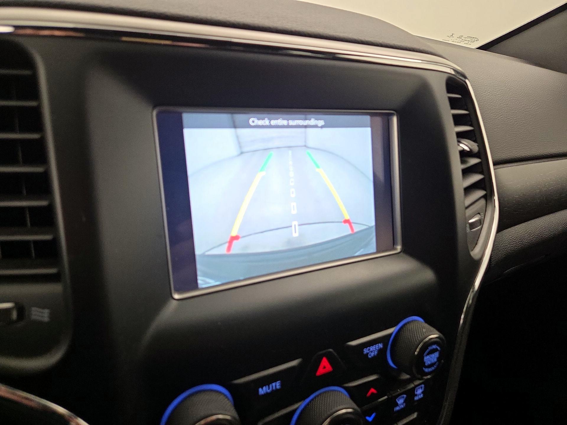 Thumbnail: 2018 Jeep Grand Cherokee - 14