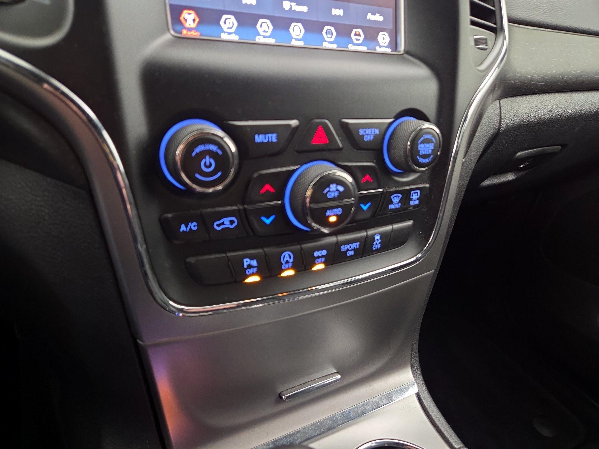 Thumbnail: 2018 Jeep Grand Cherokee - 16