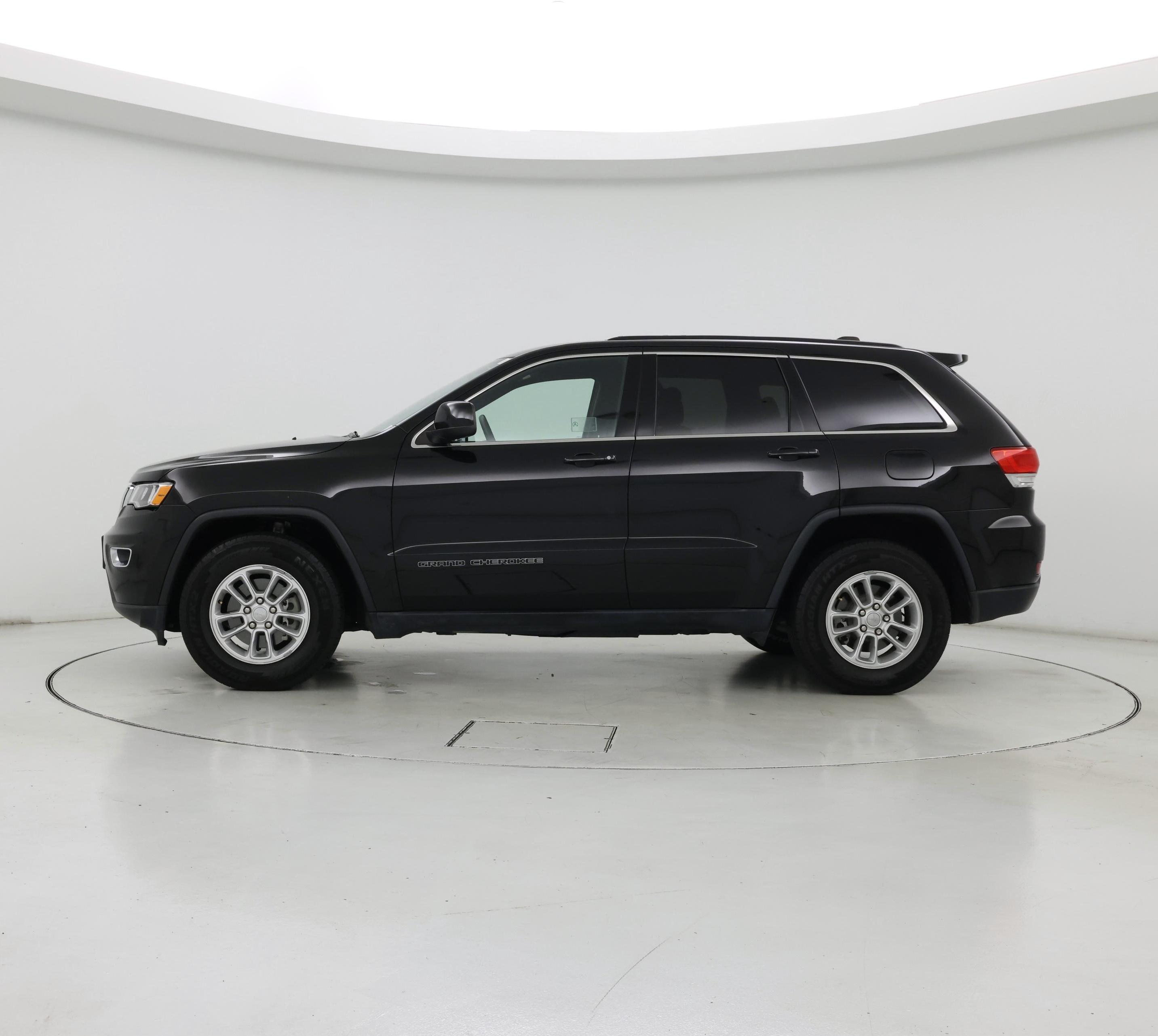 Thumbnail: 2018 Jeep Grand Cherokee - 3