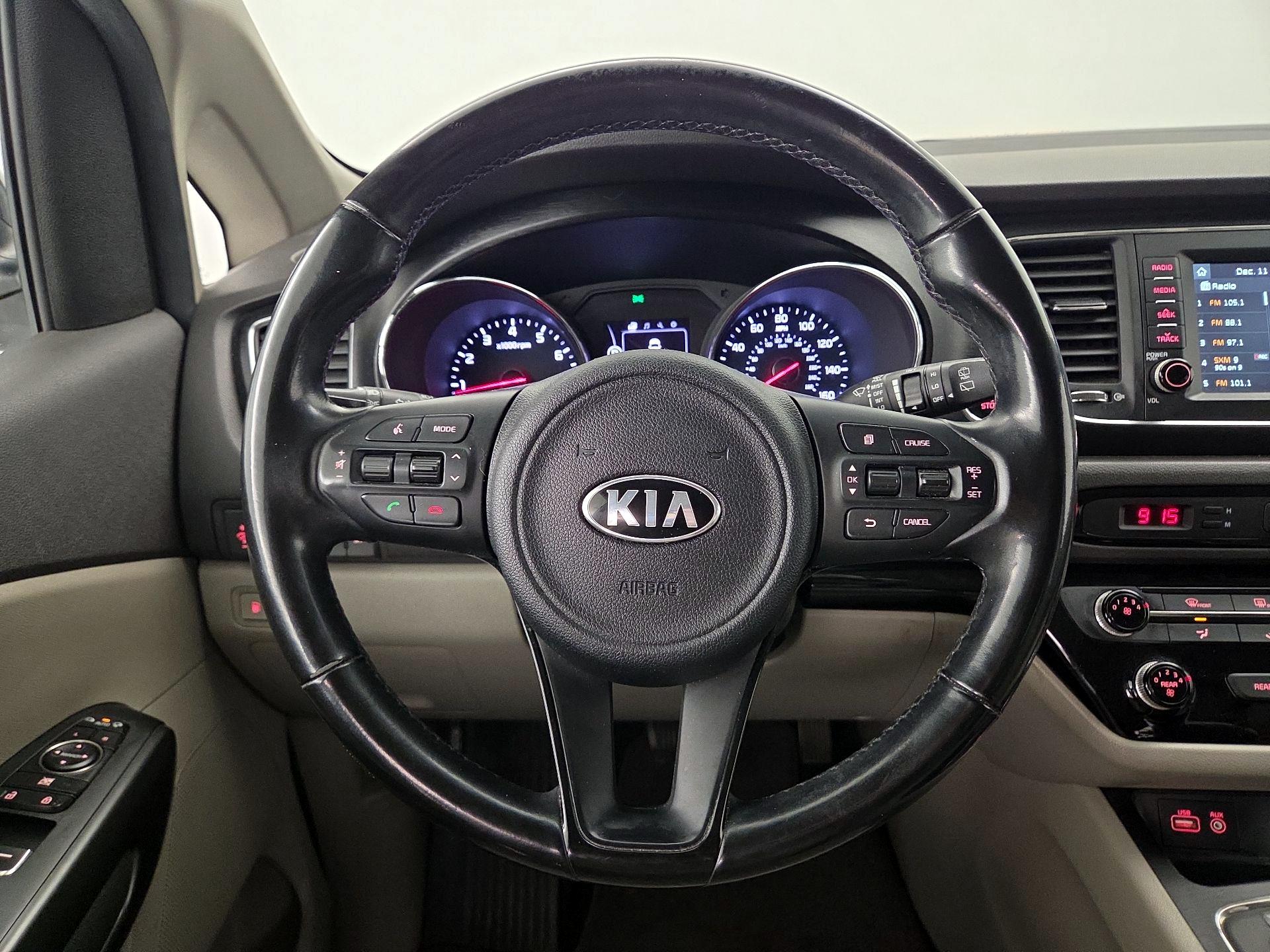Thumbnail: 2017 Kia Sedona - 10