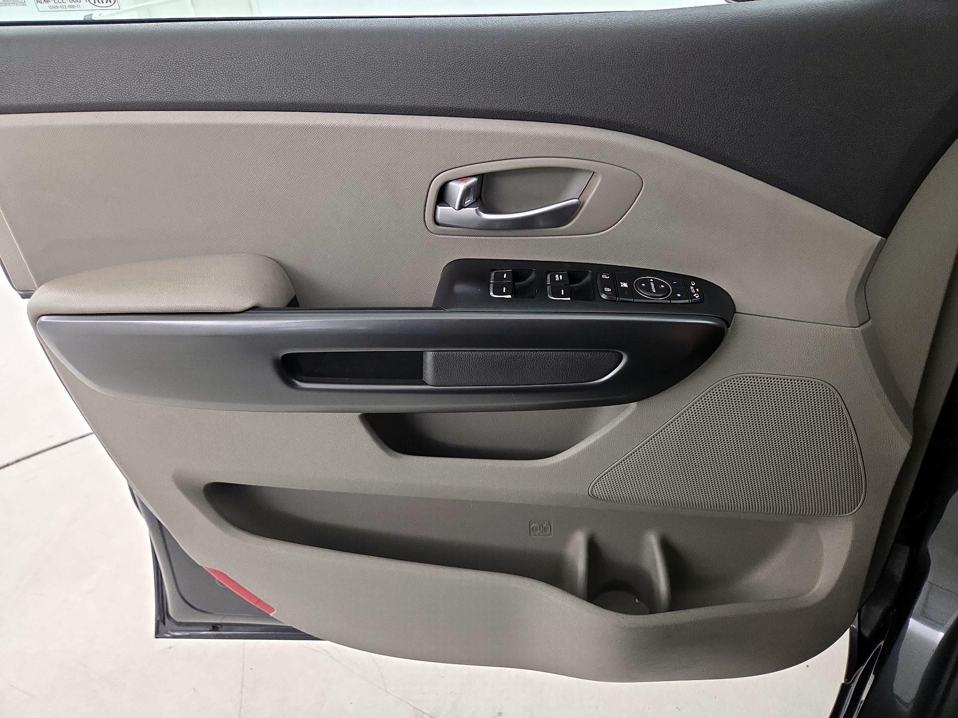 Thumbnail: 2017 Kia Sedona - 12