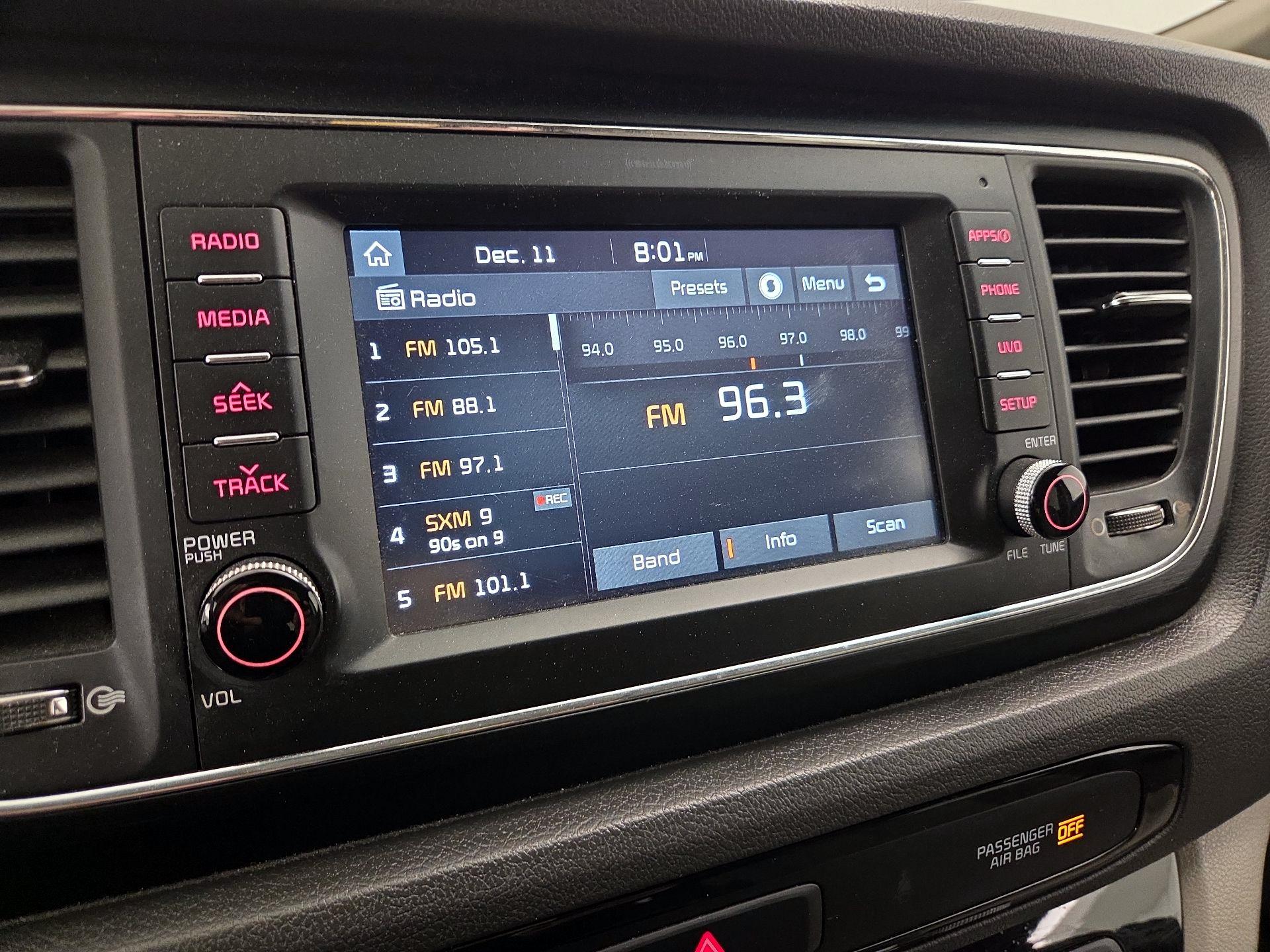 Thumbnail: 2017 Kia Sedona - 15