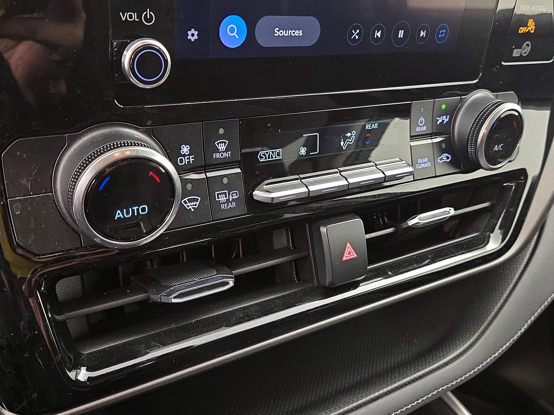 Thumbnail: 2023 Toyota Highlander - 16