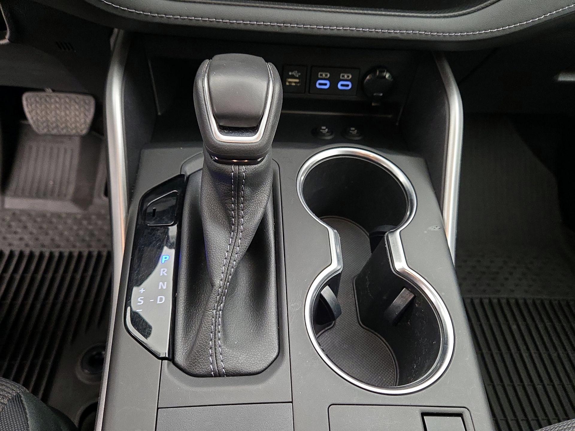 Thumbnail: 2023 Toyota Highlander - 17