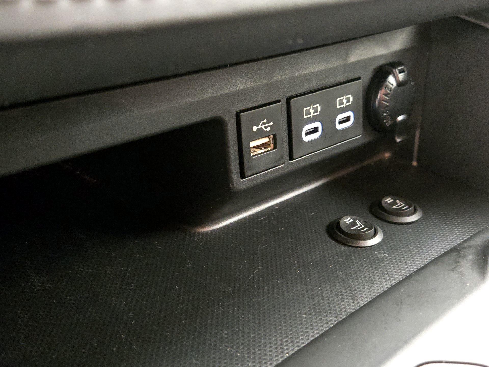 Thumbnail: 2023 Toyota Highlander - 18