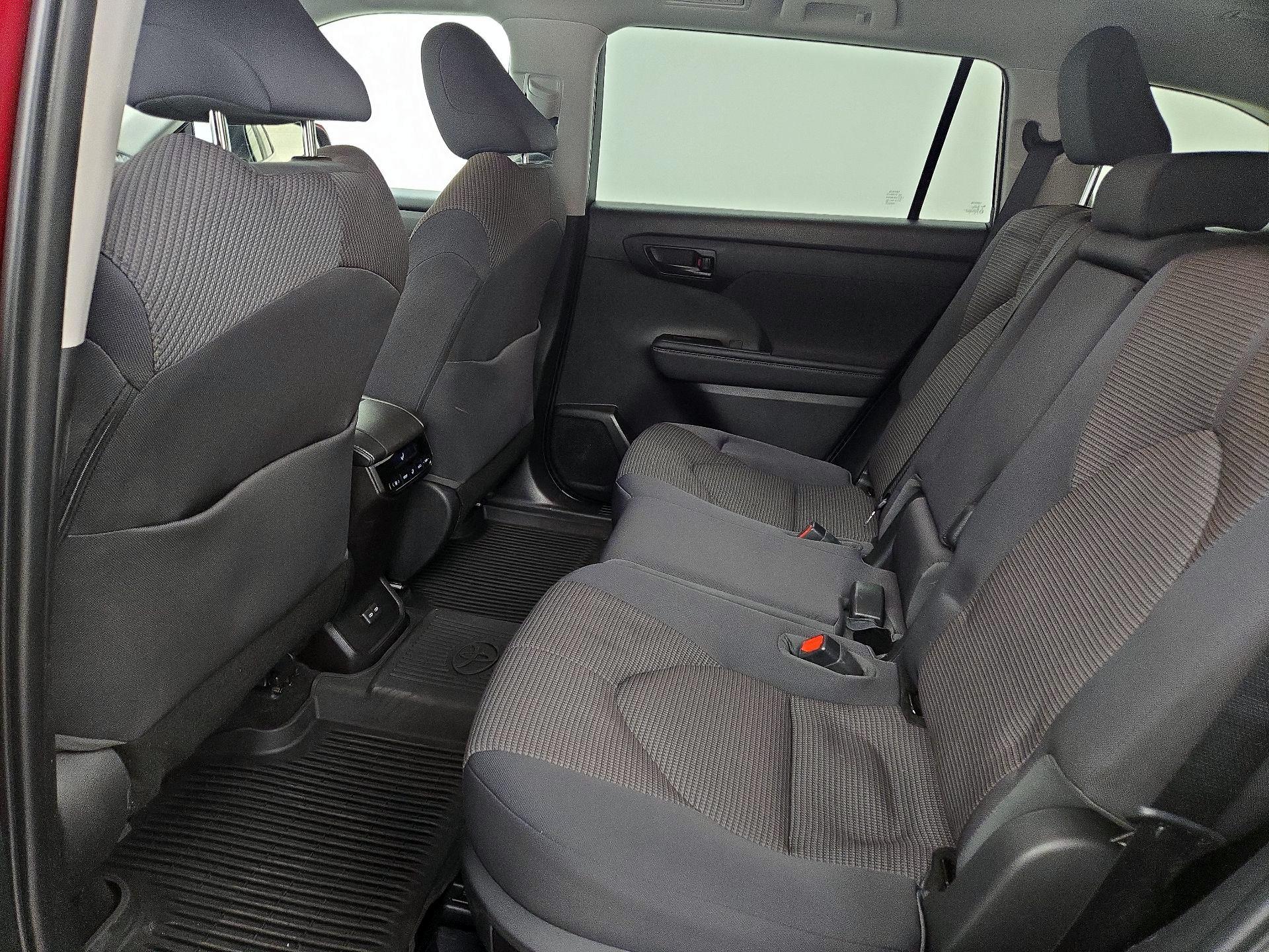 Thumbnail: 2023 Toyota Highlander - 19