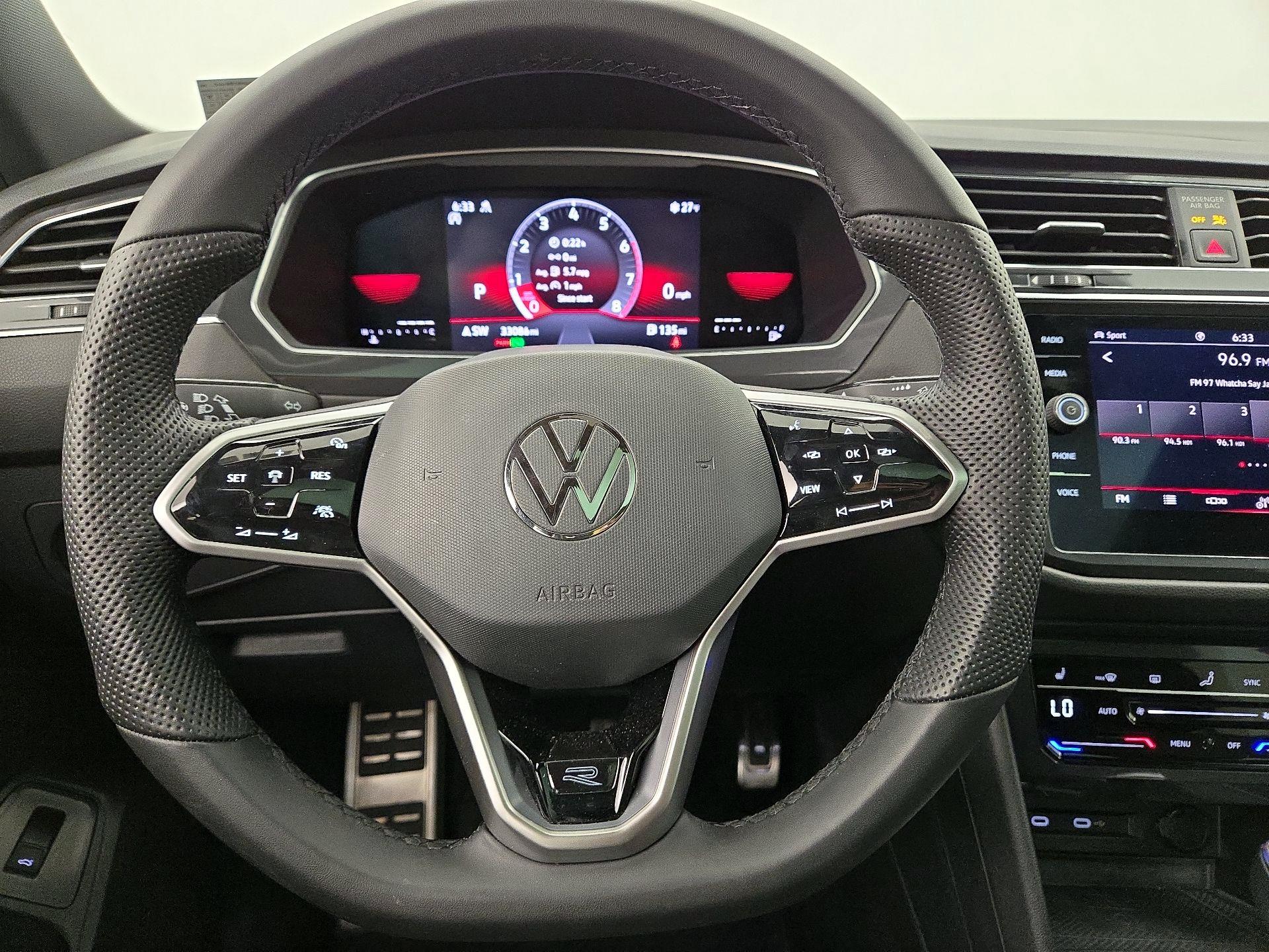 Thumbnail: 2022 Volkswagen Tiguan - 10