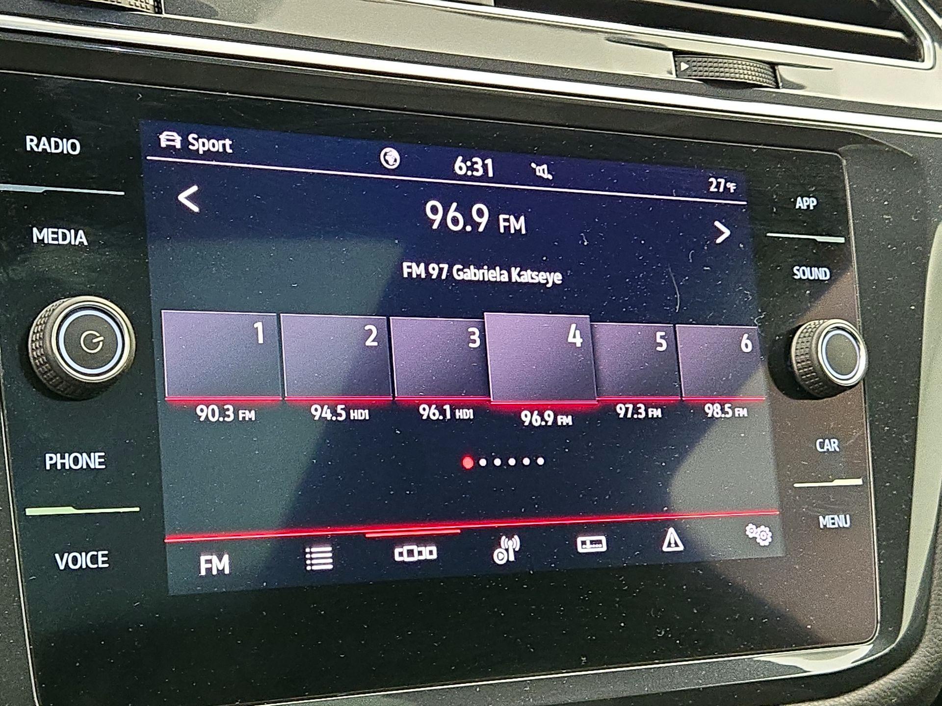 Thumbnail: 2022 Volkswagen Tiguan - 14