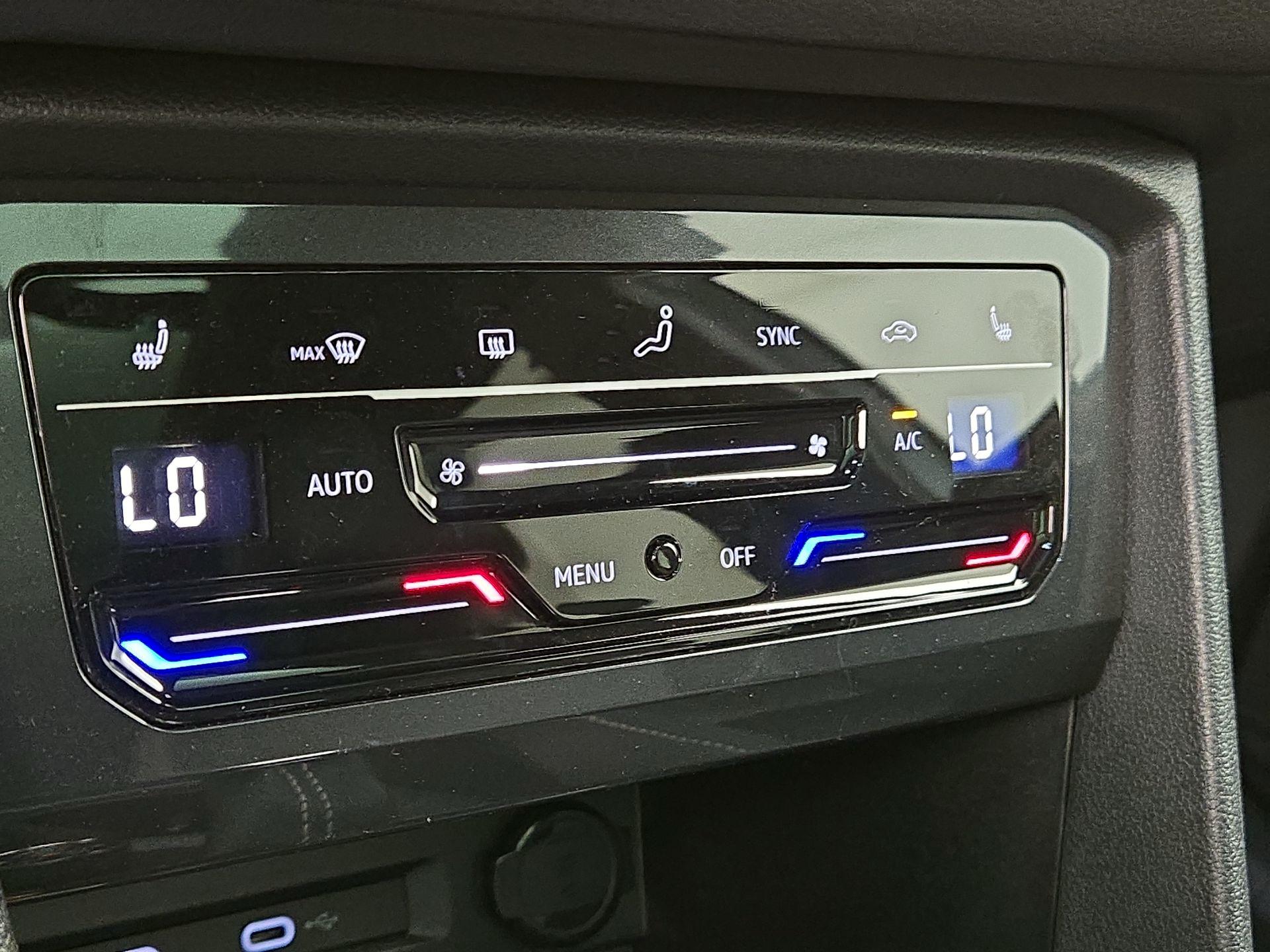 Thumbnail: 2022 Volkswagen Tiguan - 15