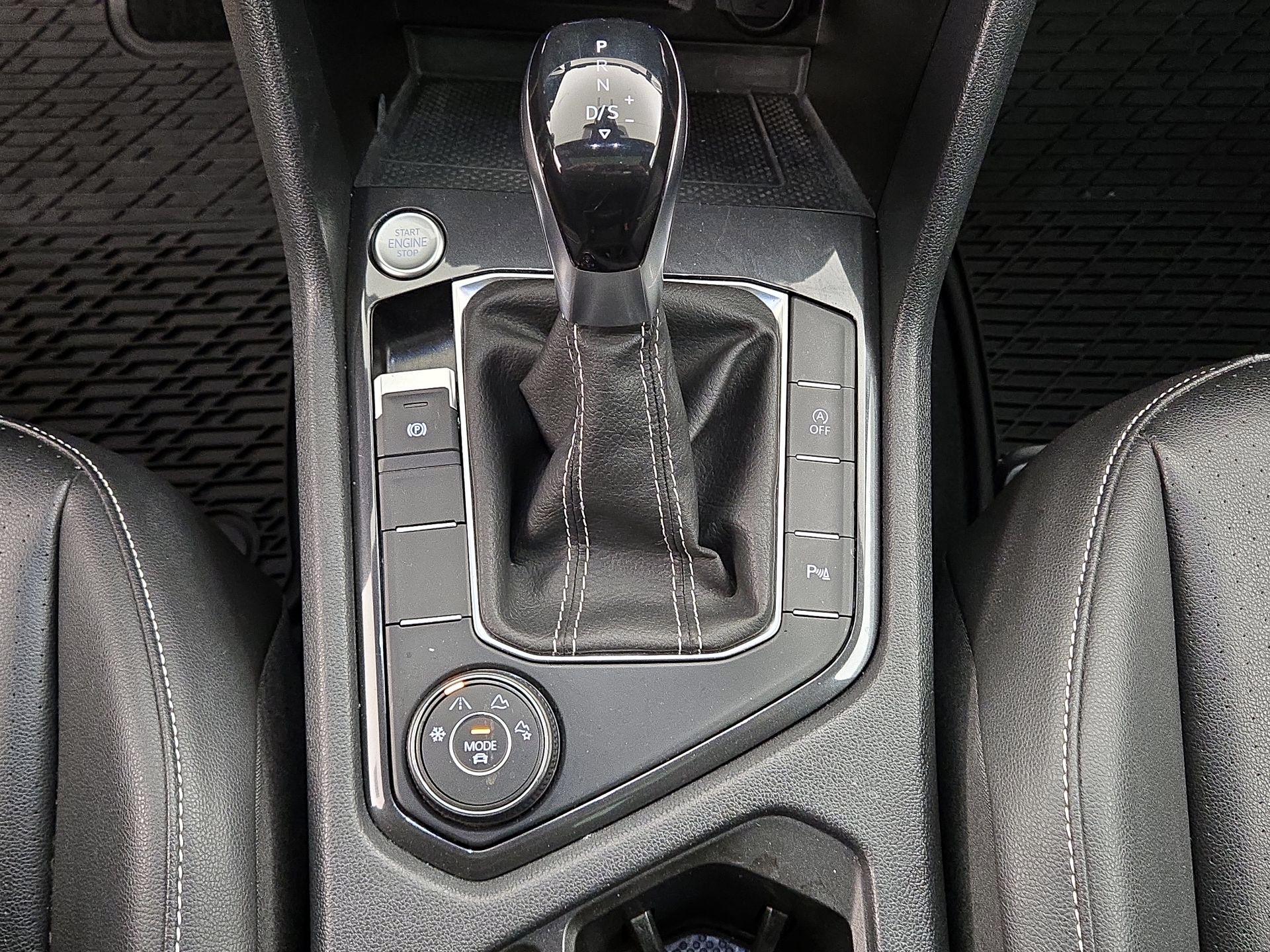 Thumbnail: 2022 Volkswagen Tiguan - 16