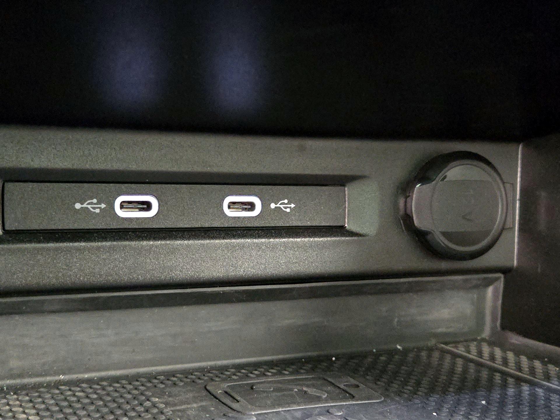 Thumbnail: 2022 Volkswagen Tiguan - 17