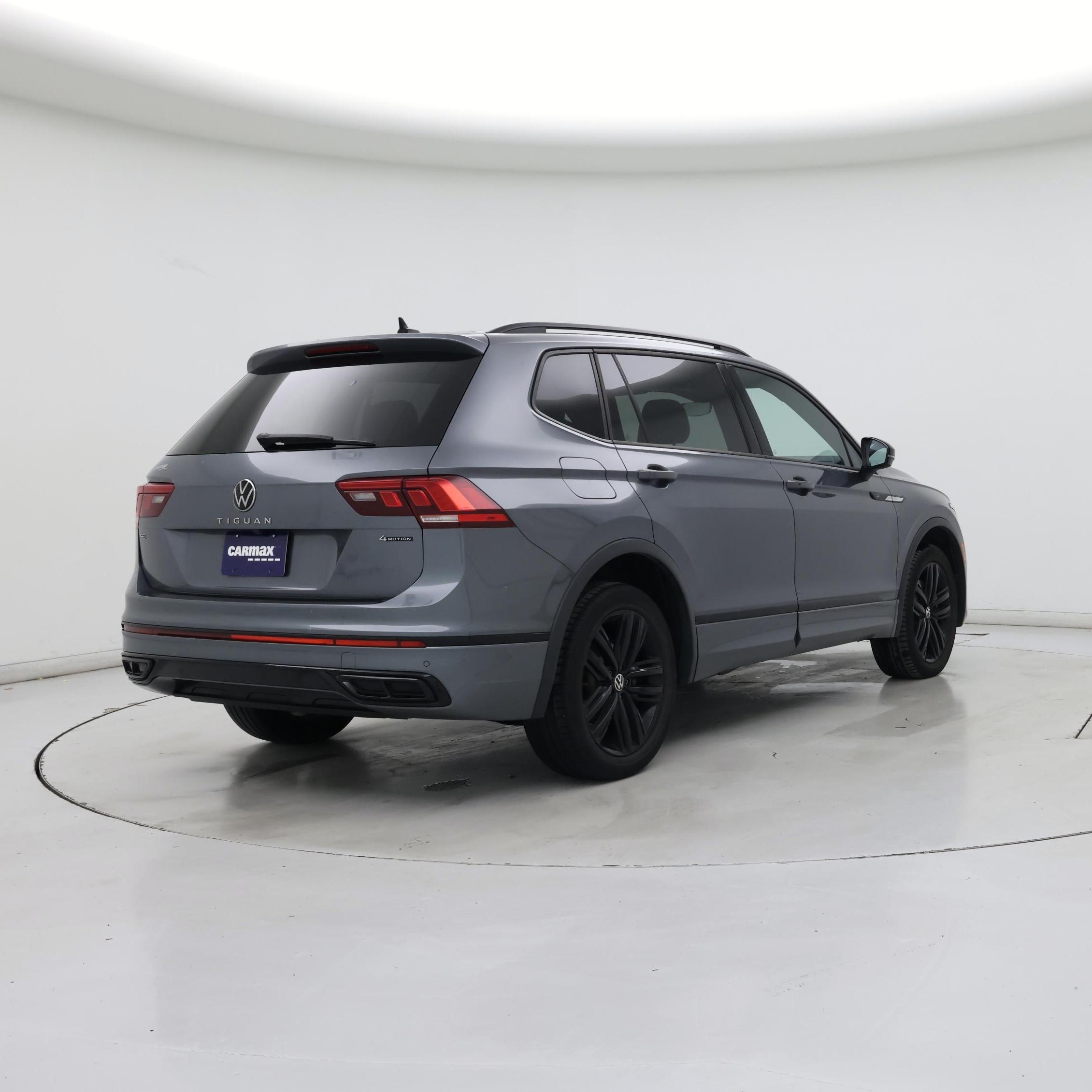 Thumbnail: 2022 Volkswagen Tiguan - 8