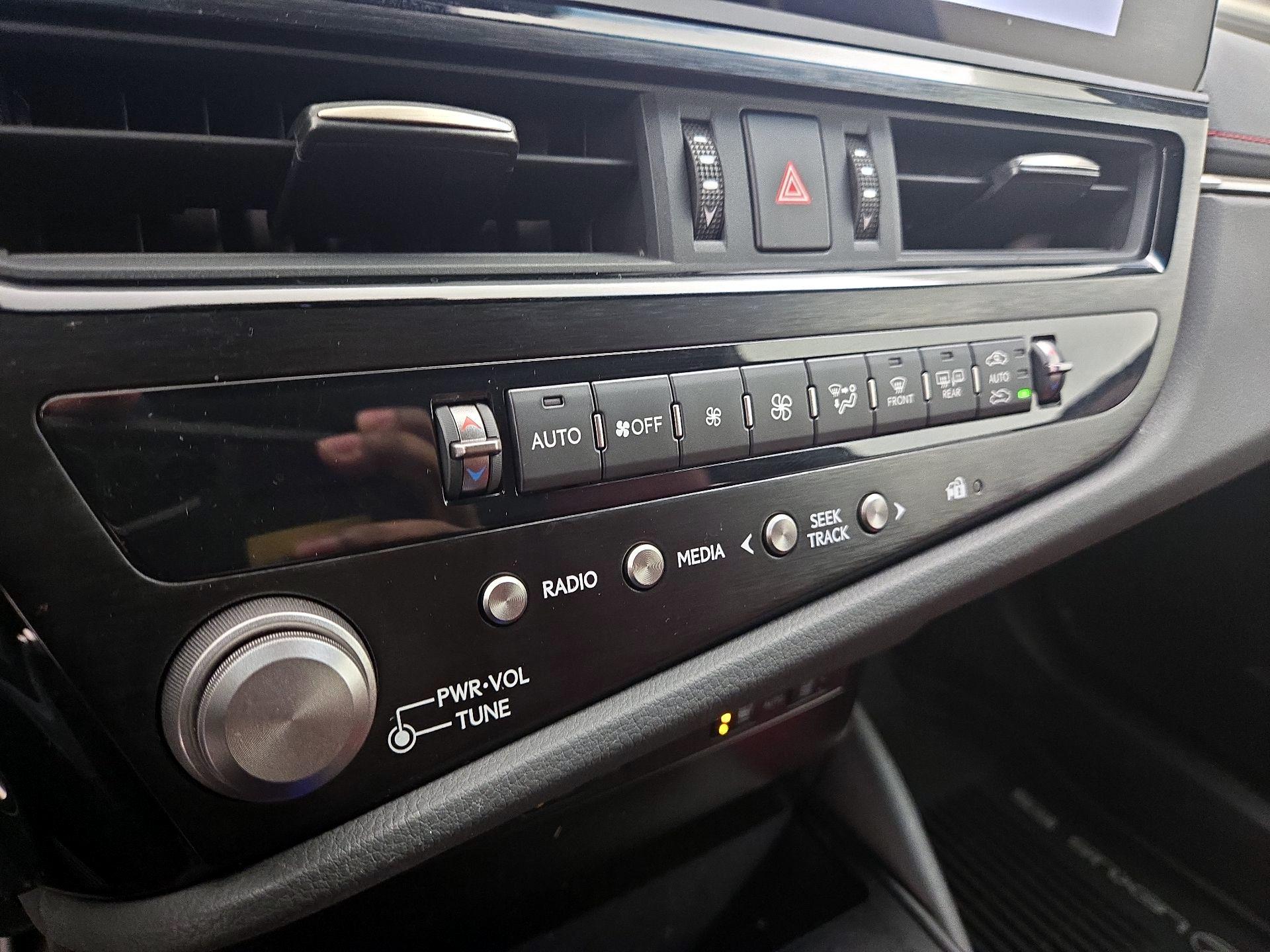 Thumbnail: 2023 Lexus ES - 16