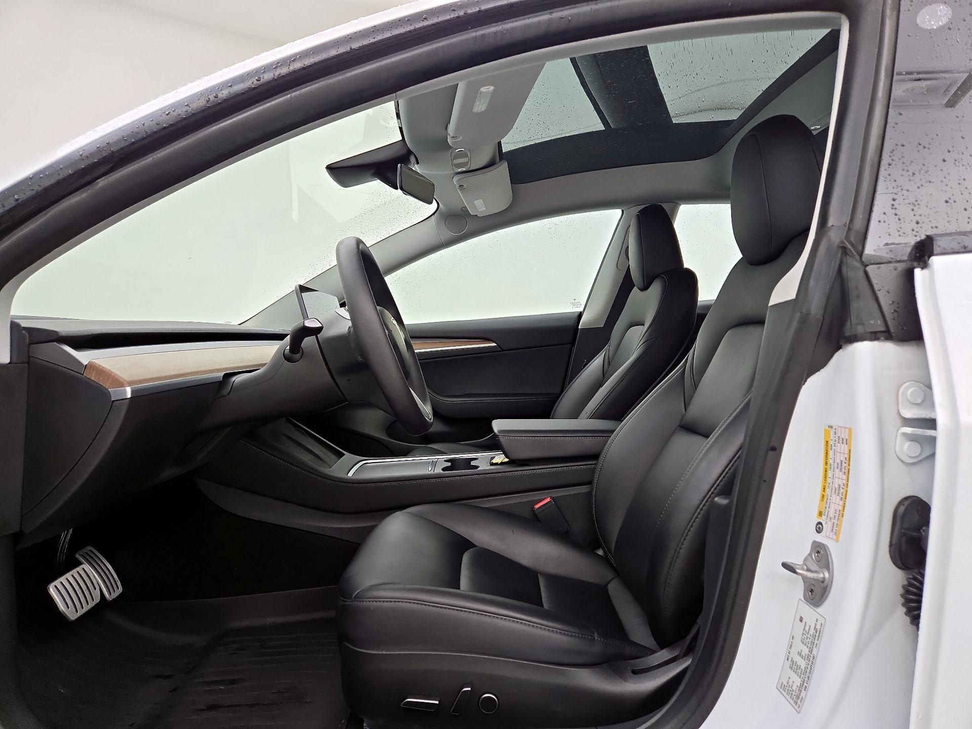 Thumbnail: 2023 Tesla Model 3 - 11