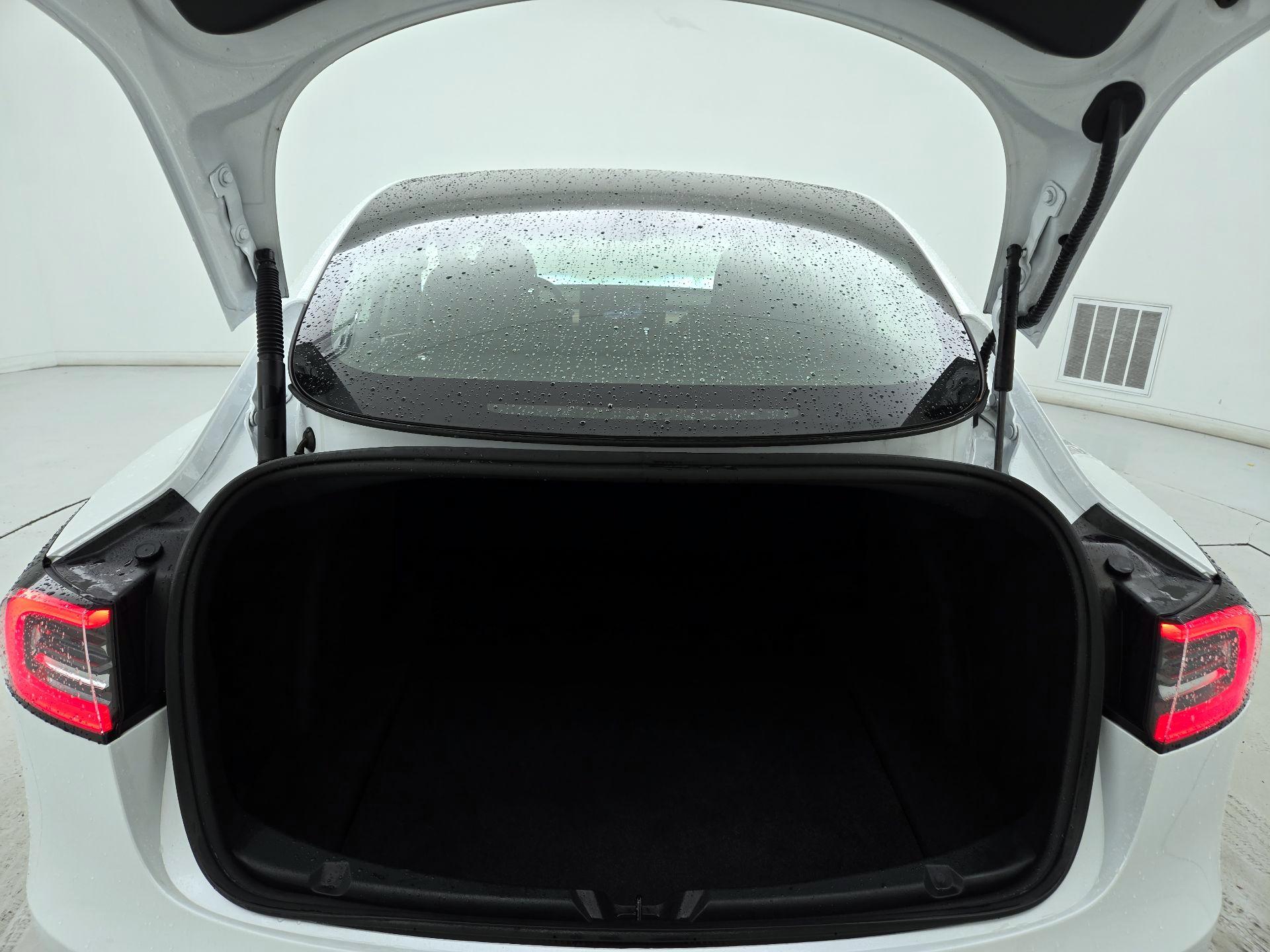 Thumbnail: 2023 Tesla Model 3 - 20