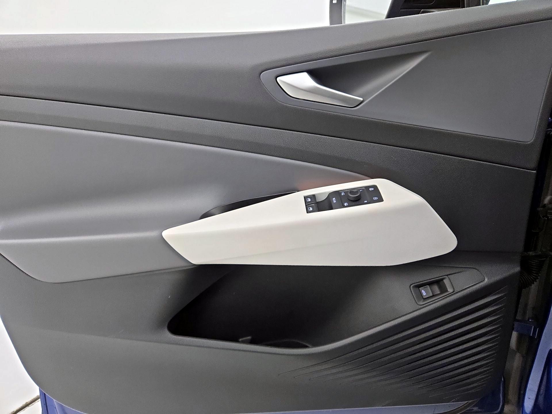 Thumbnail: 2021 Volkswagen ID.4 - 12