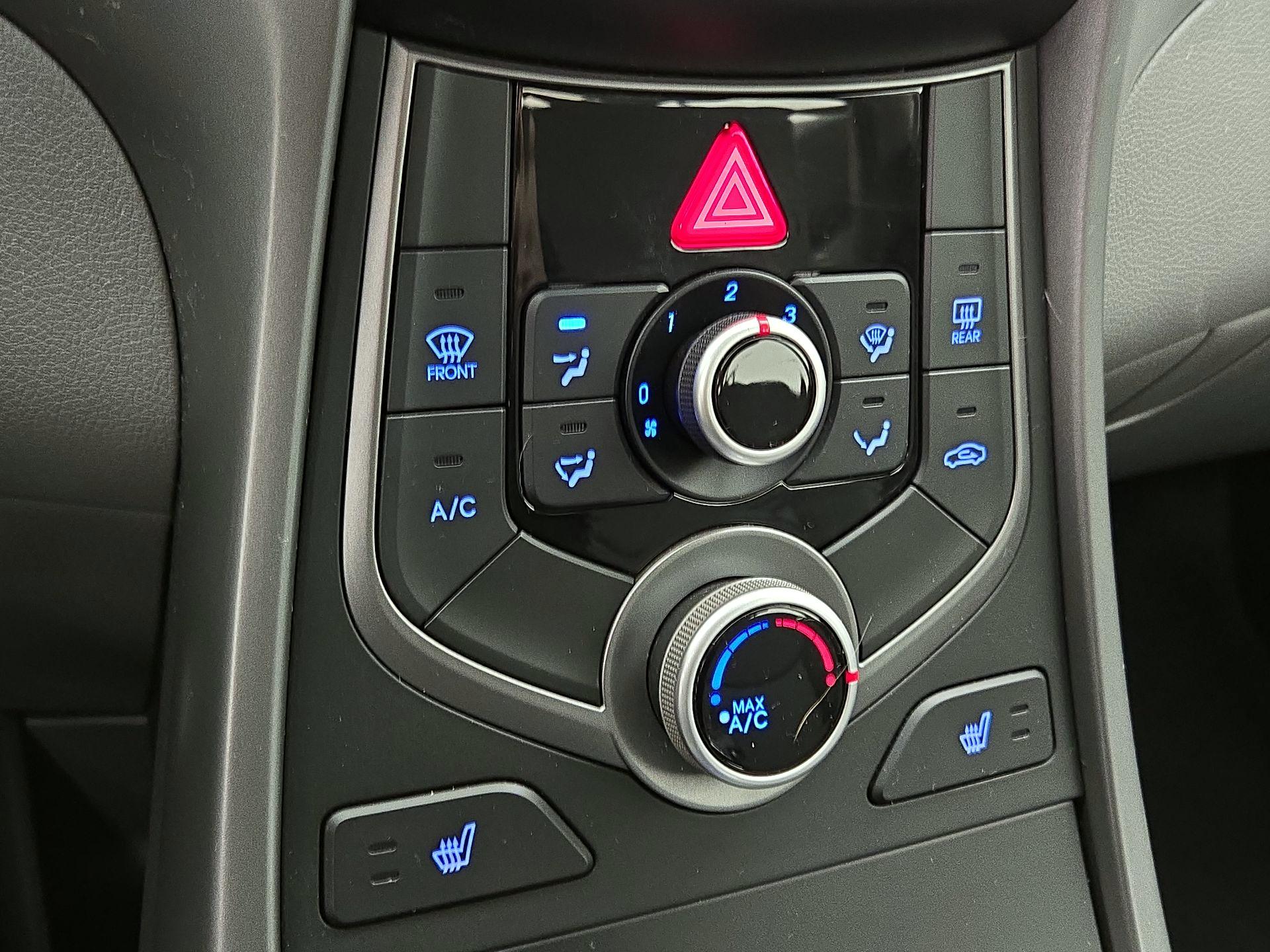 Thumbnail: 2015 Hyundai Elantra - 16