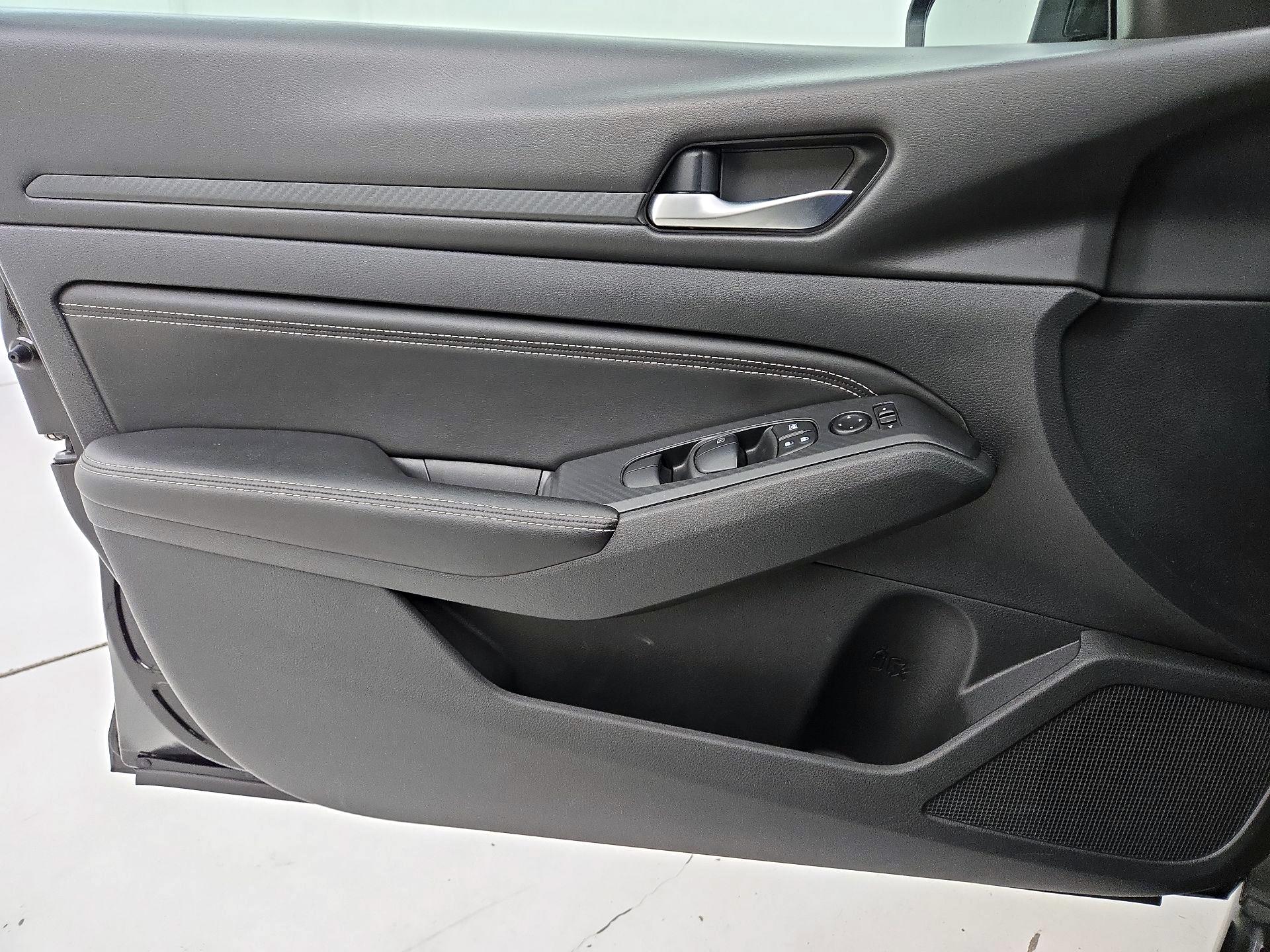 Thumbnail: 2020 Nissan Altima - 12