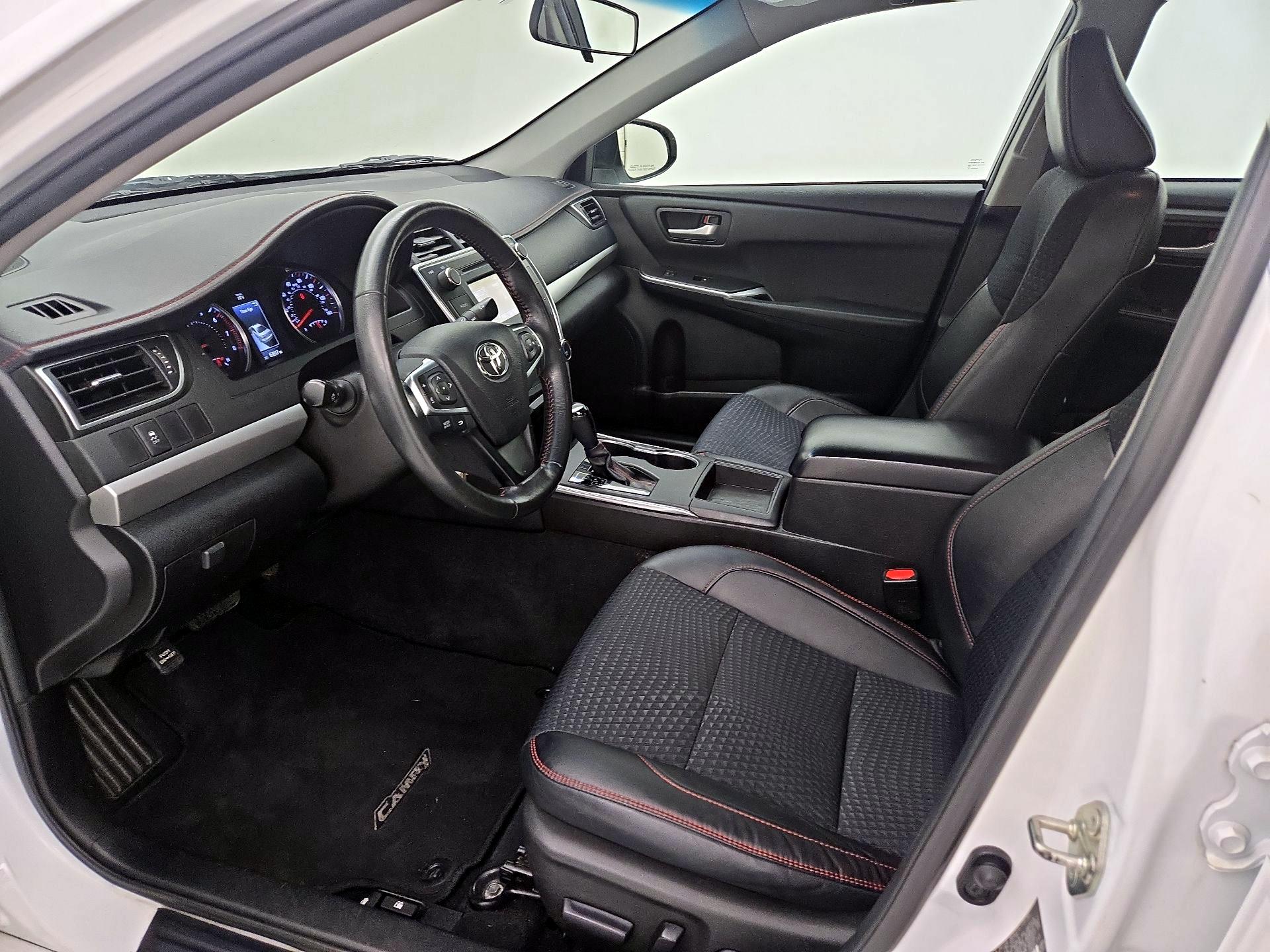 Thumbnail: 2015 Toyota Camry - 11