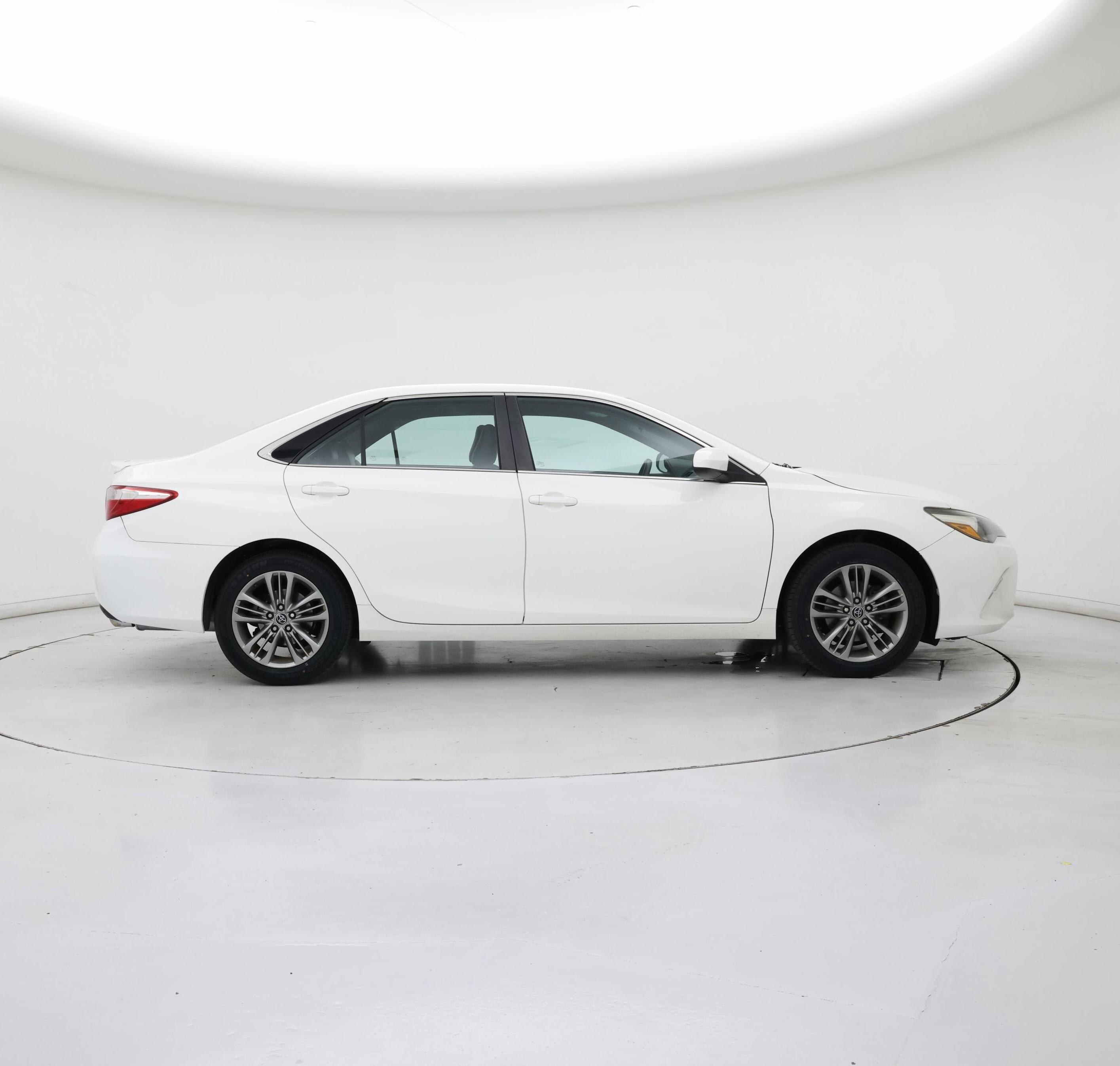 Thumbnail: 2015 Toyota Camry - 7