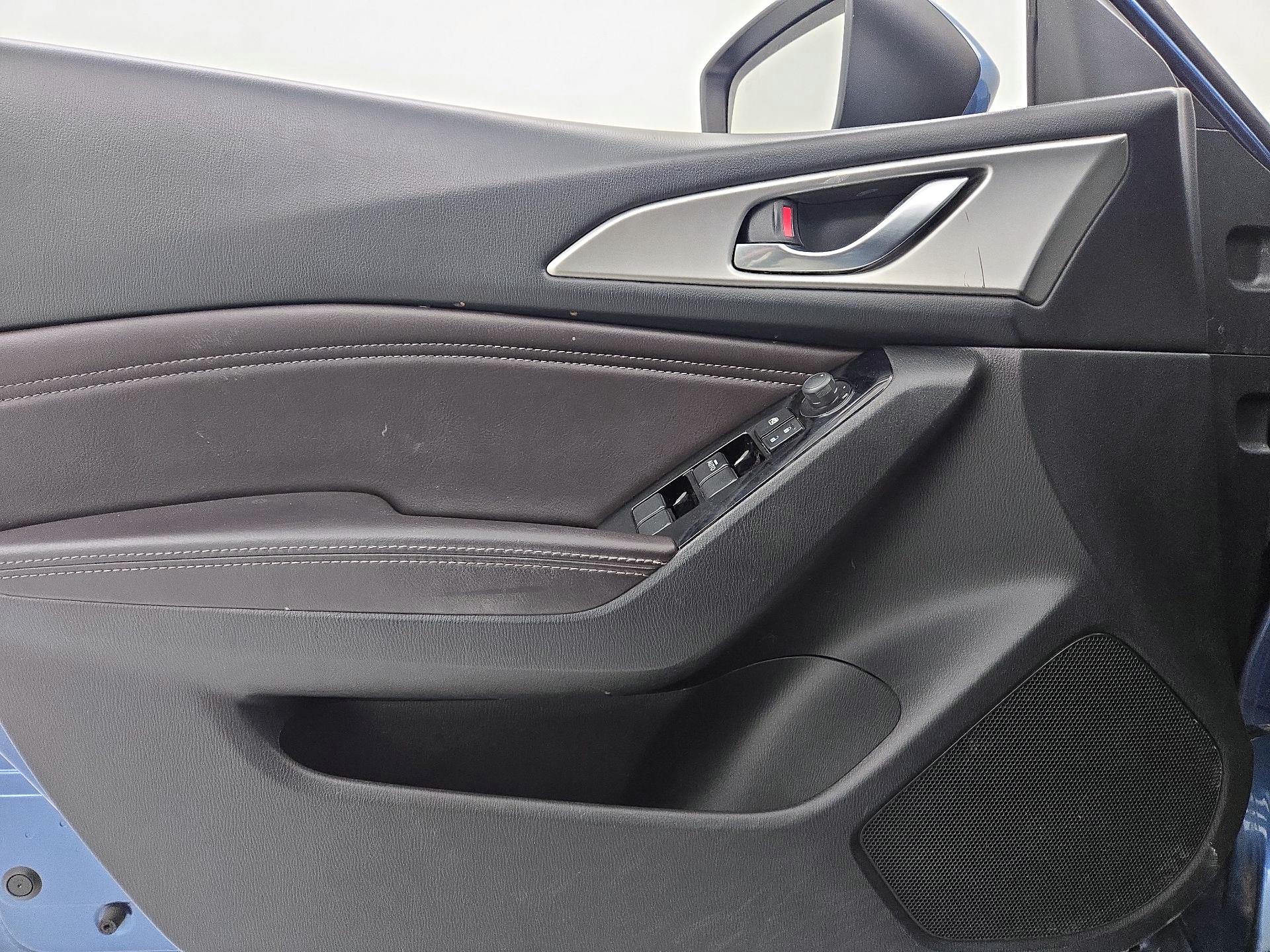 Thumbnail: 2017 Mazda Mazda3 - 12