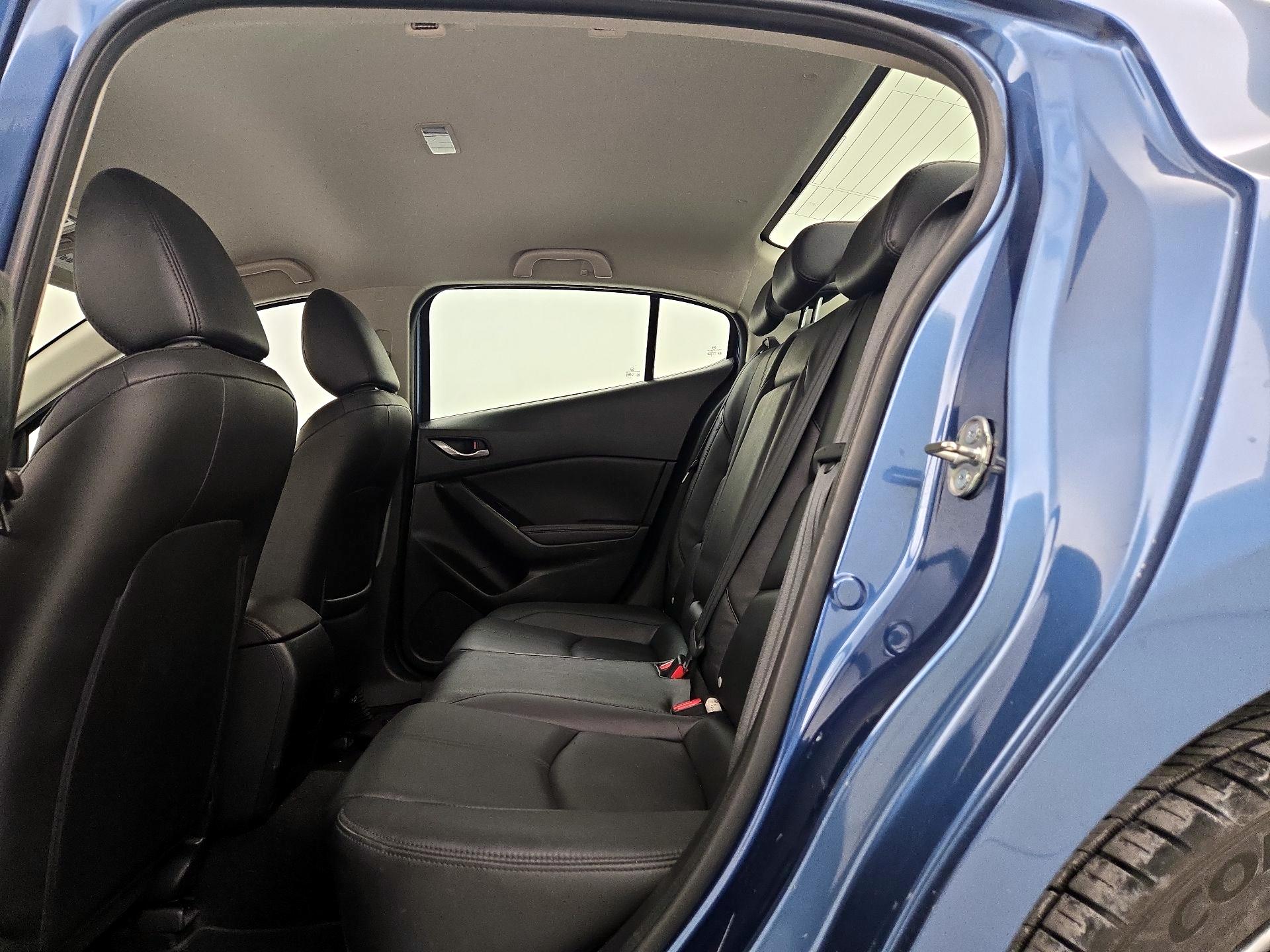 Thumbnail: 2017 Mazda Mazda3 - 18