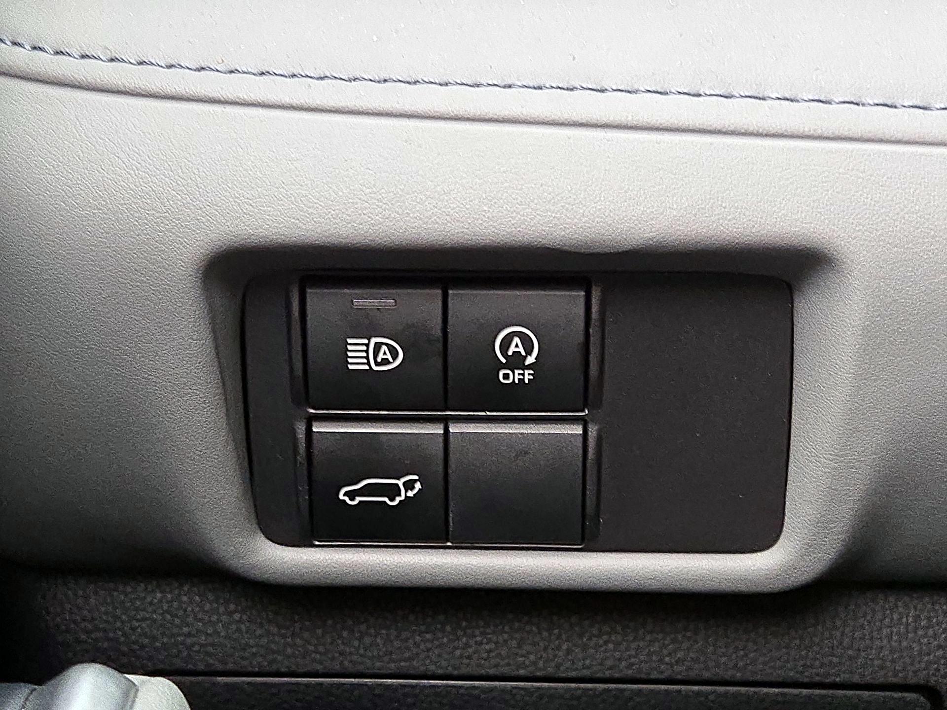 Thumbnail: 2023 Toyota Highlander - 13