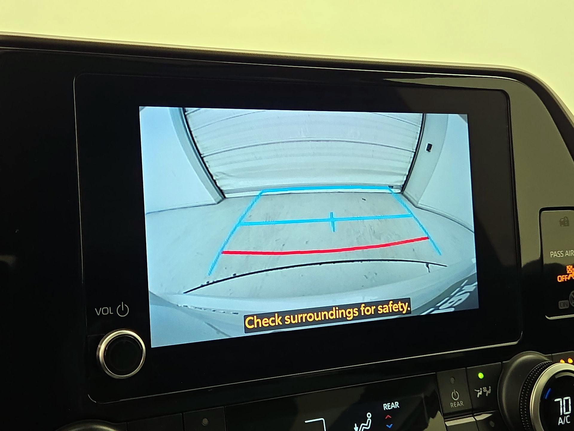 Thumbnail: 2023 Toyota Highlander - 14